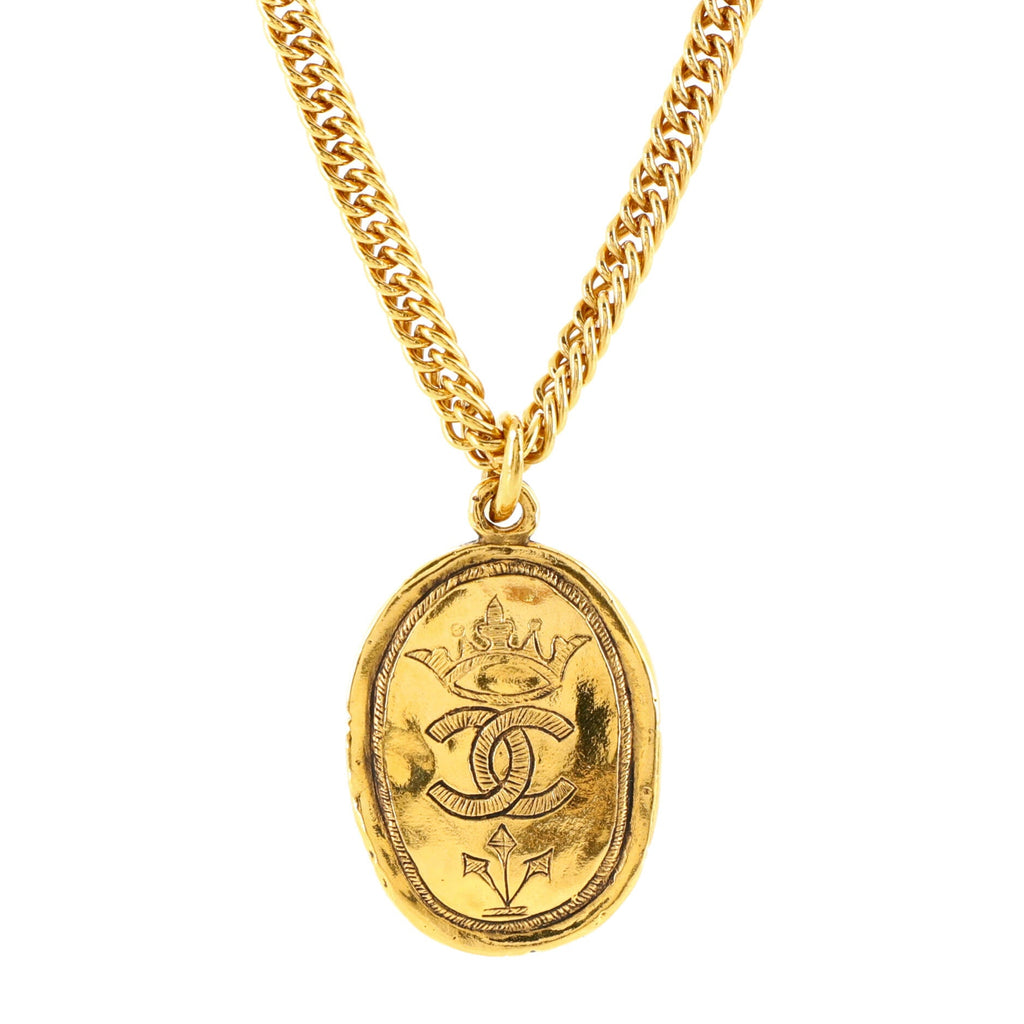 Vintage CC Crown Oval Pendant Necklace Metal