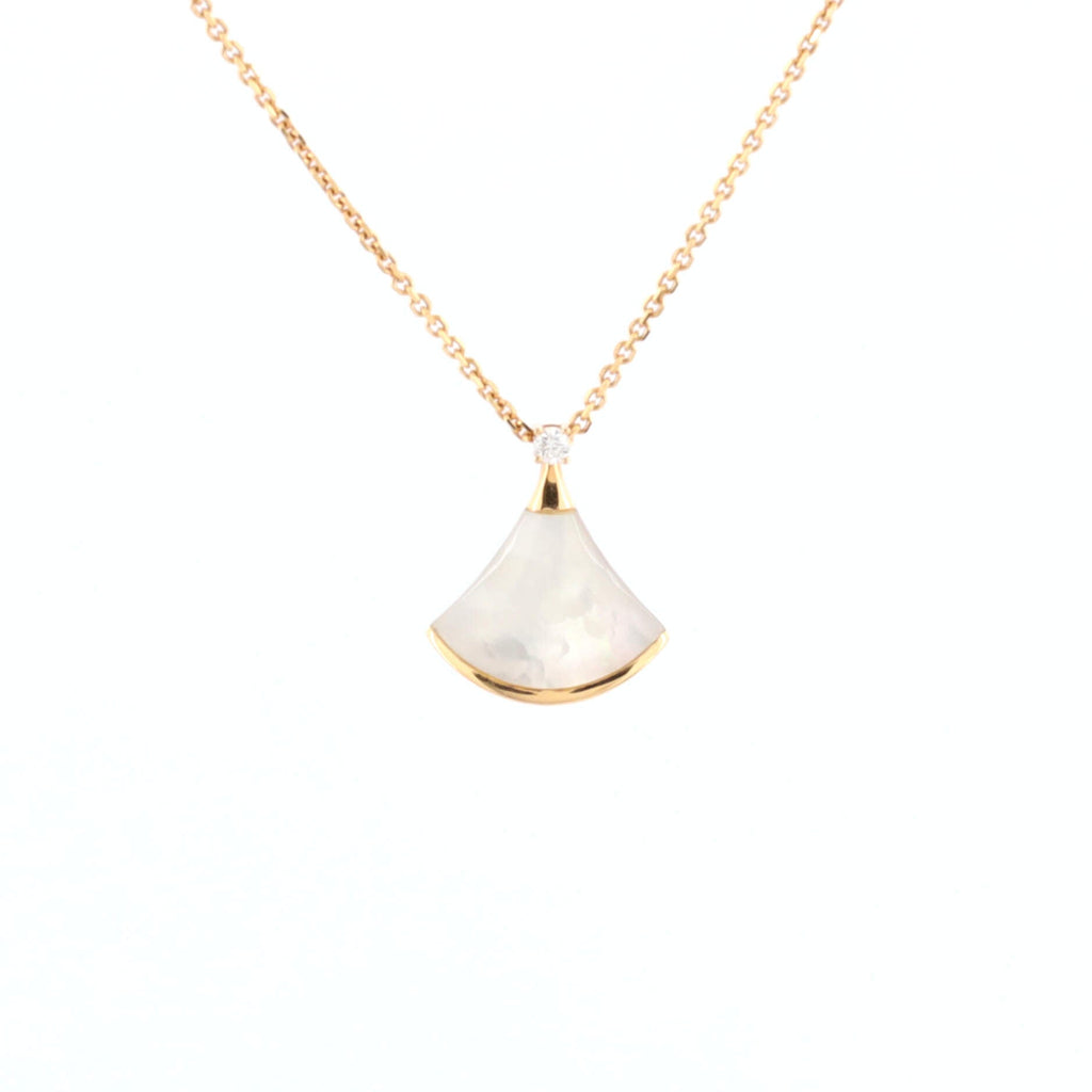 Diva's Dream Pendant Necklace 18K Rose Gold with Mother of Pearl and Diamond Small