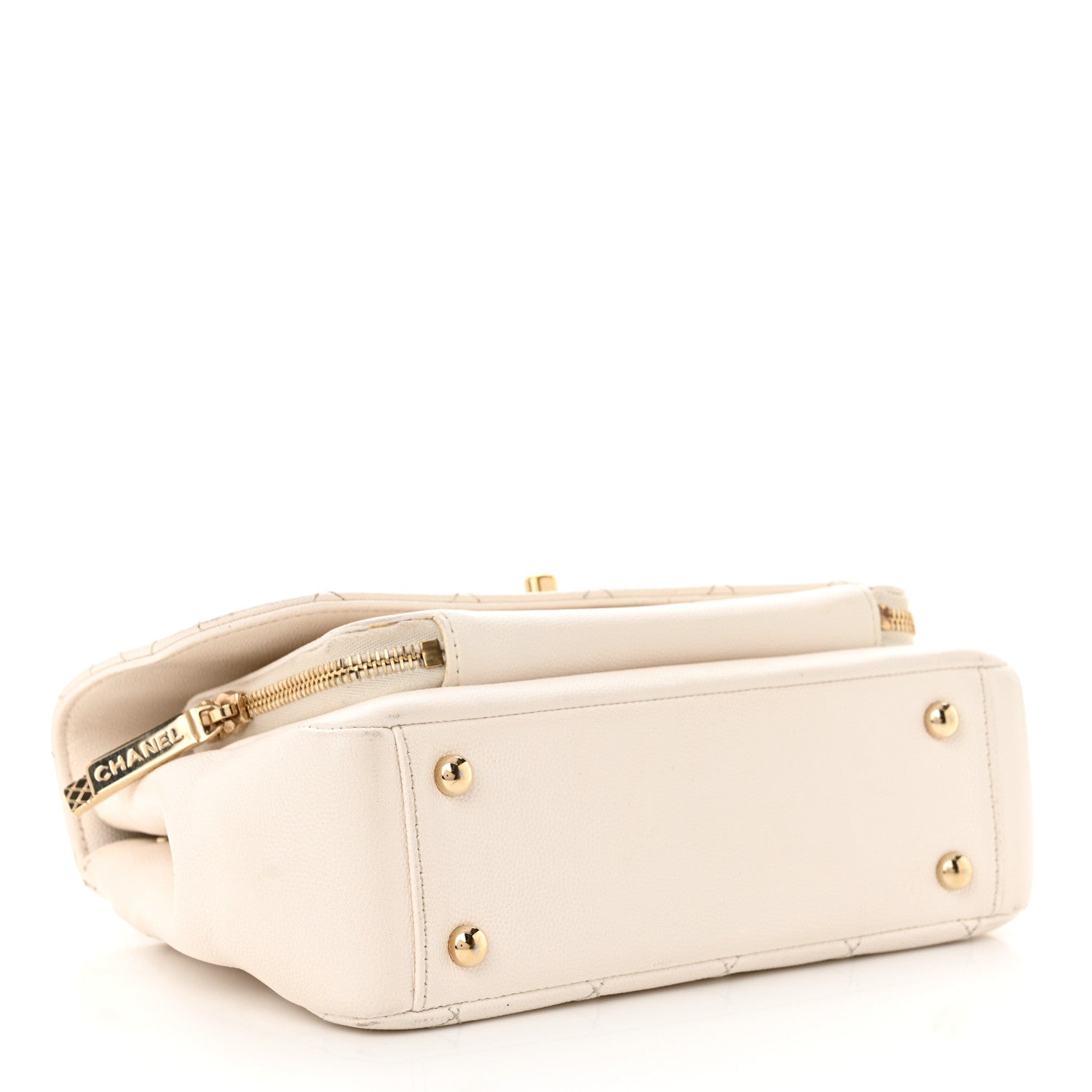 Caviar Quilted Medium Business Affinity Flap White