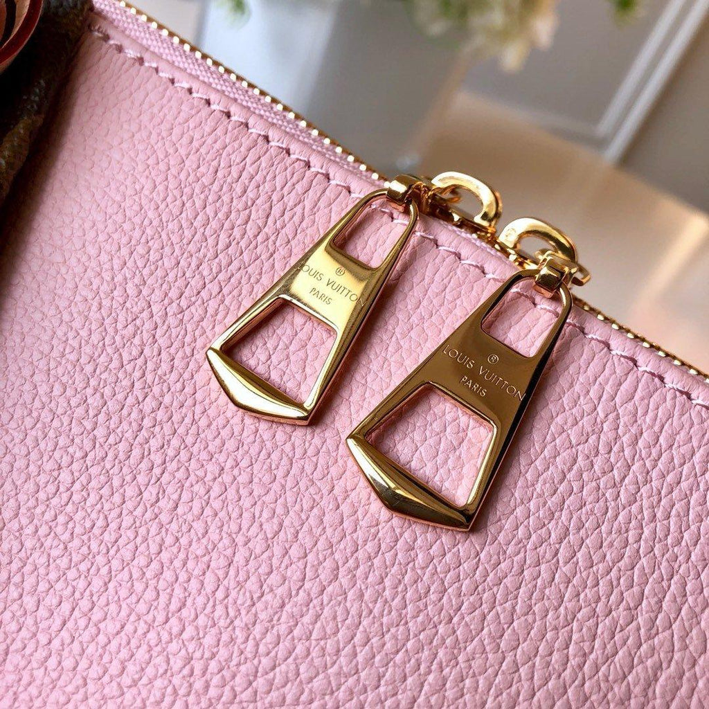 Louis Vuitton  V TOTE BB Handbag