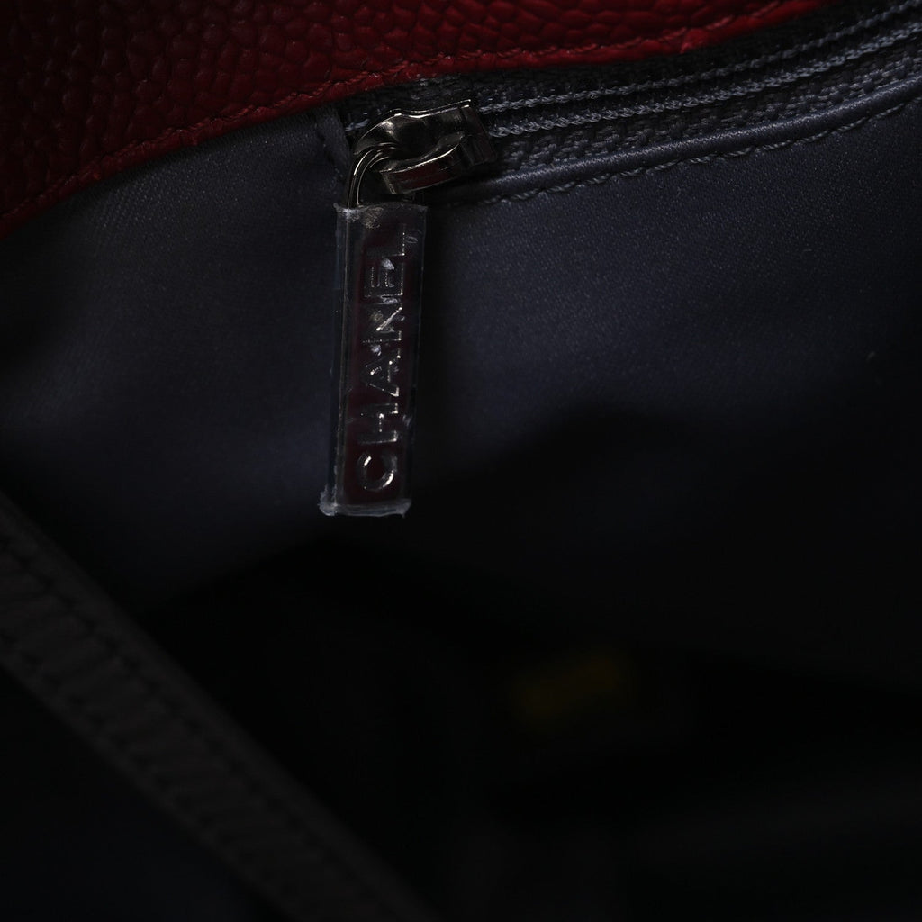 Caviar Quilted Vertical Grand Shopping Tote GST Red