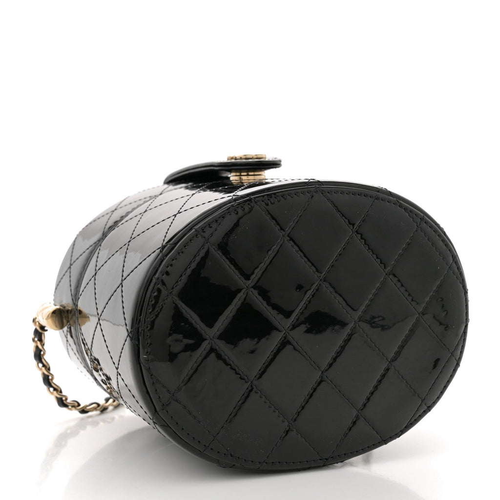 Patent Quilted Round Clutch With Chain Black