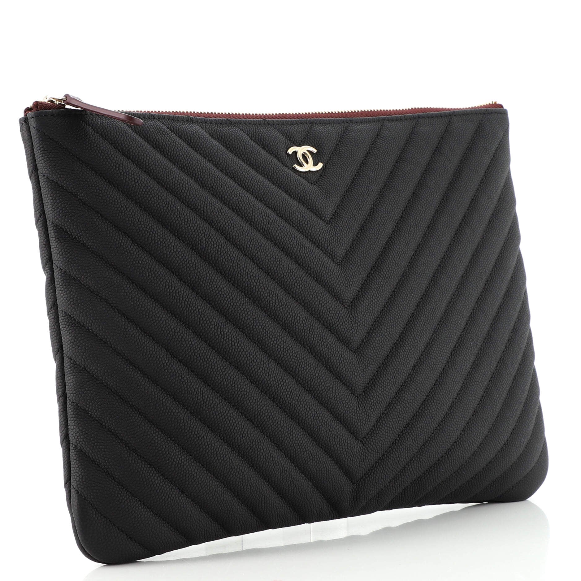 O Case Clutch Chevron Caviar Medium