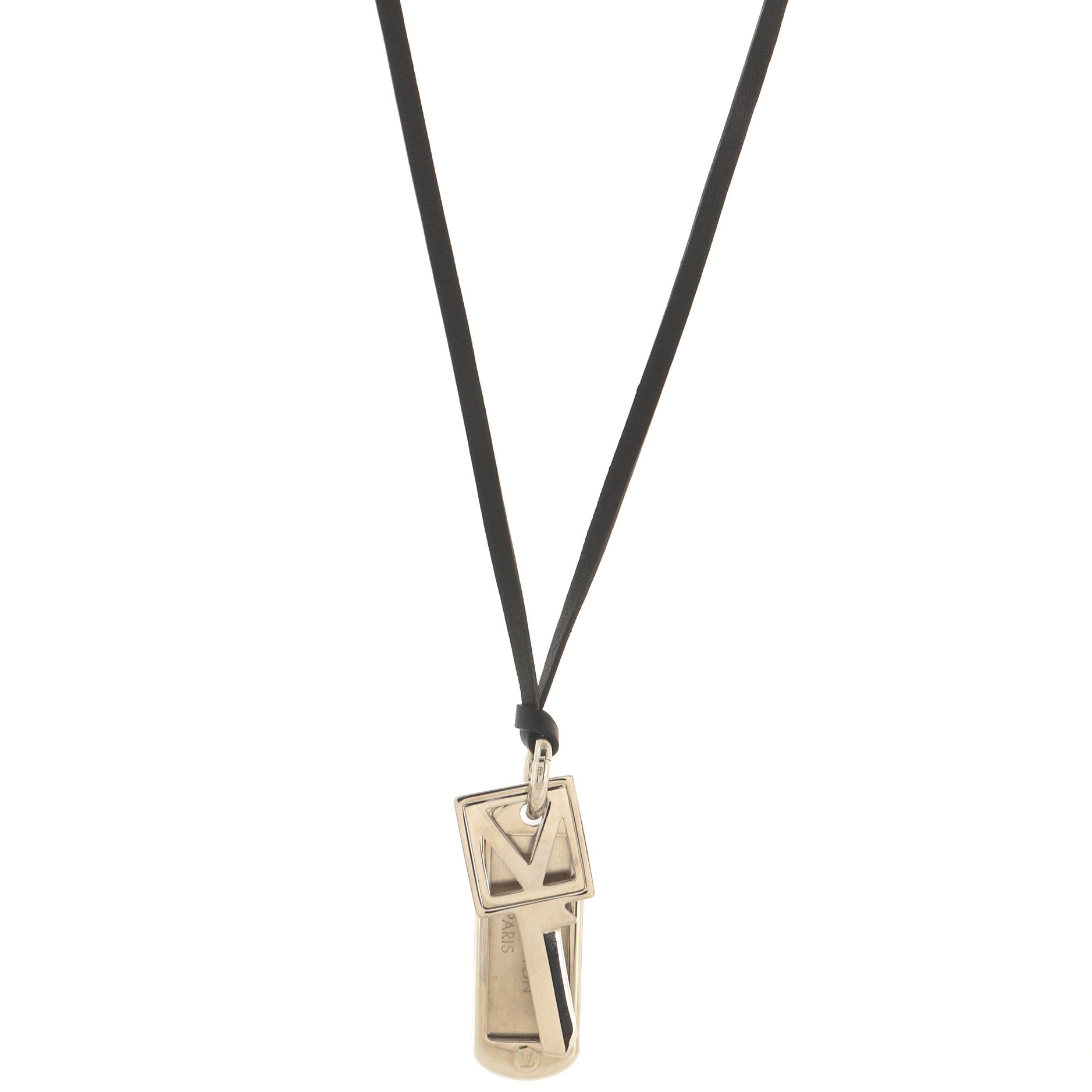 Collier Plaque V Square Pendant Necklace Metal