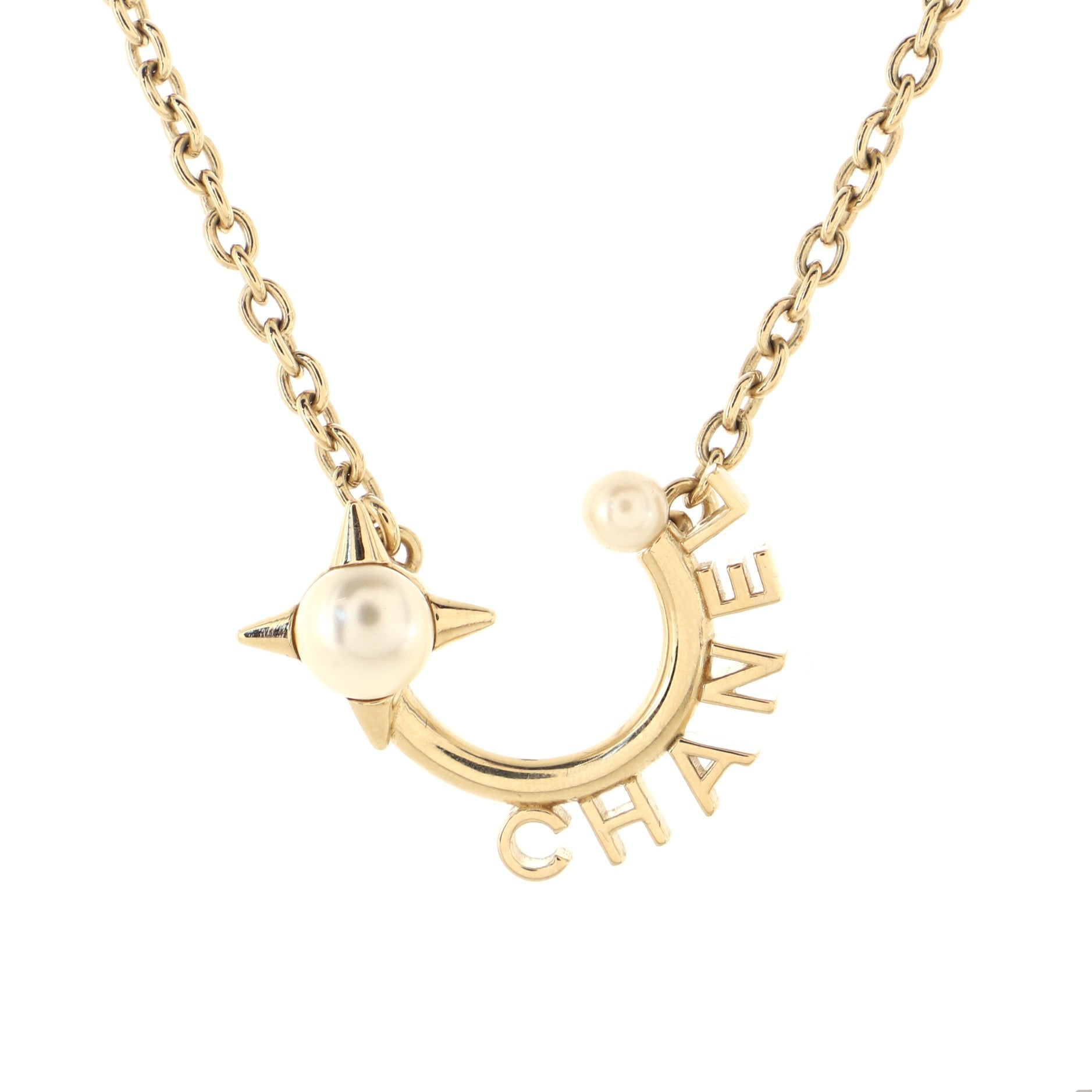Logo Semicircle Pendant Short Necklace Metal with Faux Pearls