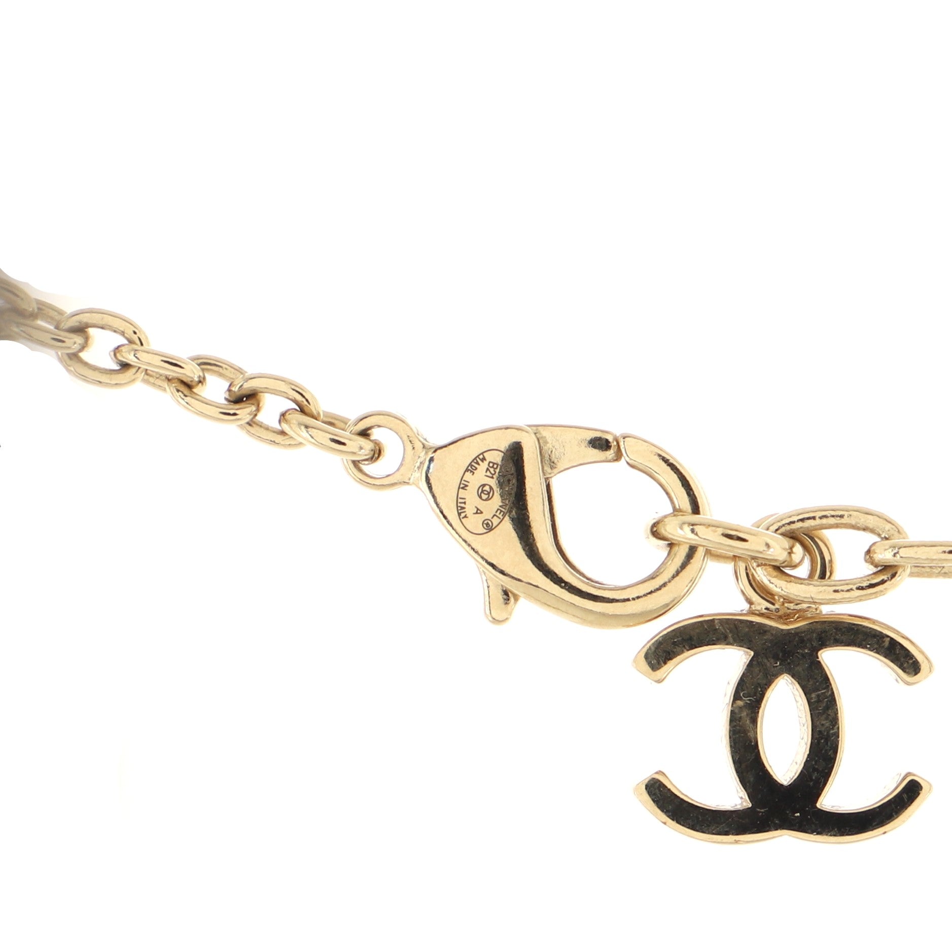 Logo Semicircle Pendant Short Necklace Metal with Faux Pearls