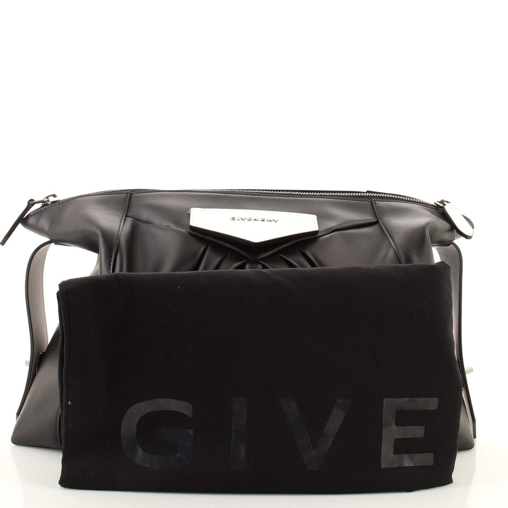 Antigona Soft Clutch Leather Large