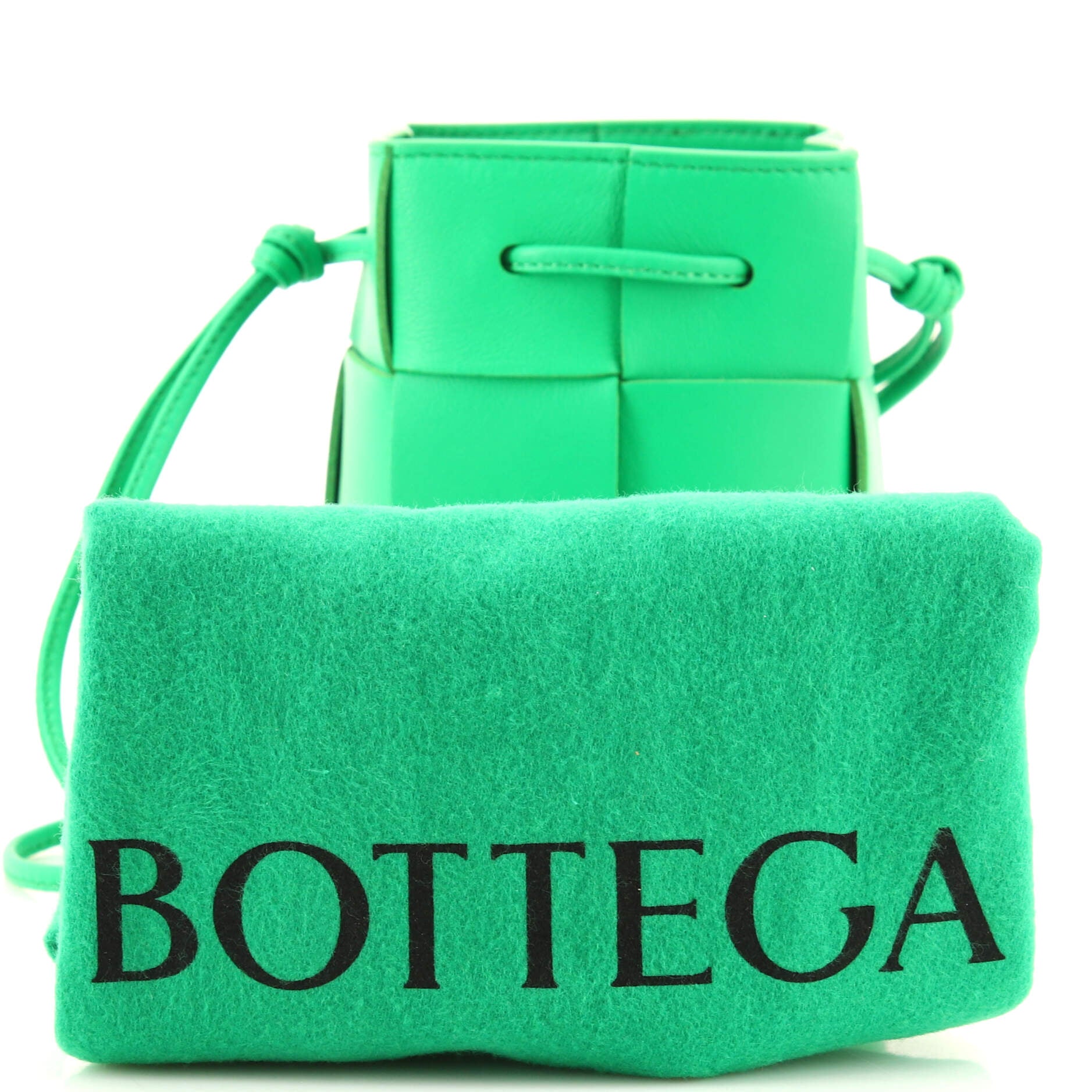 Cassette Bucket Bag Maxi Intrecciato Leather Mini