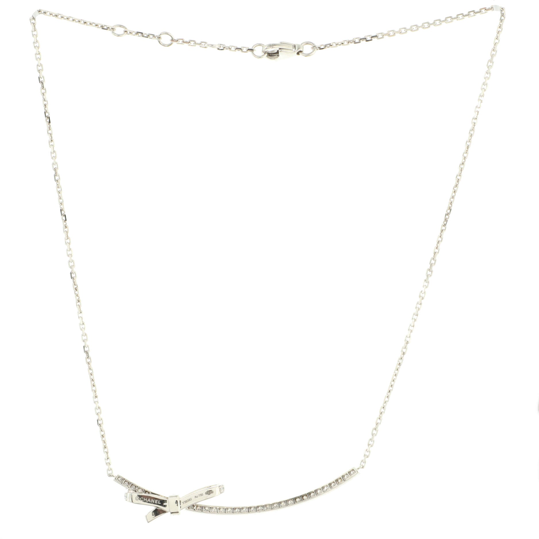 Ruban Pendant Necklace 18K White Gold and Diamonds
