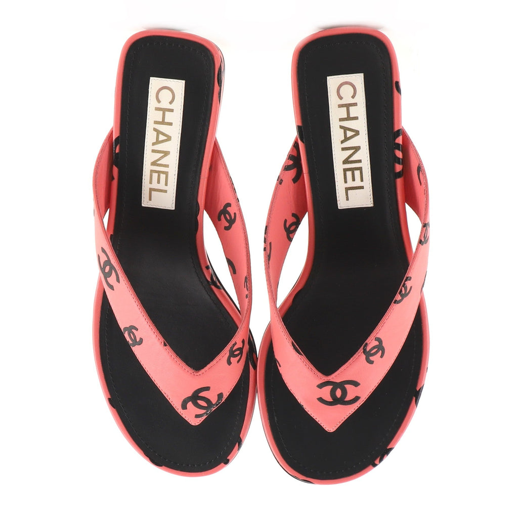 Women's CC Logo Thong Sandals Leather