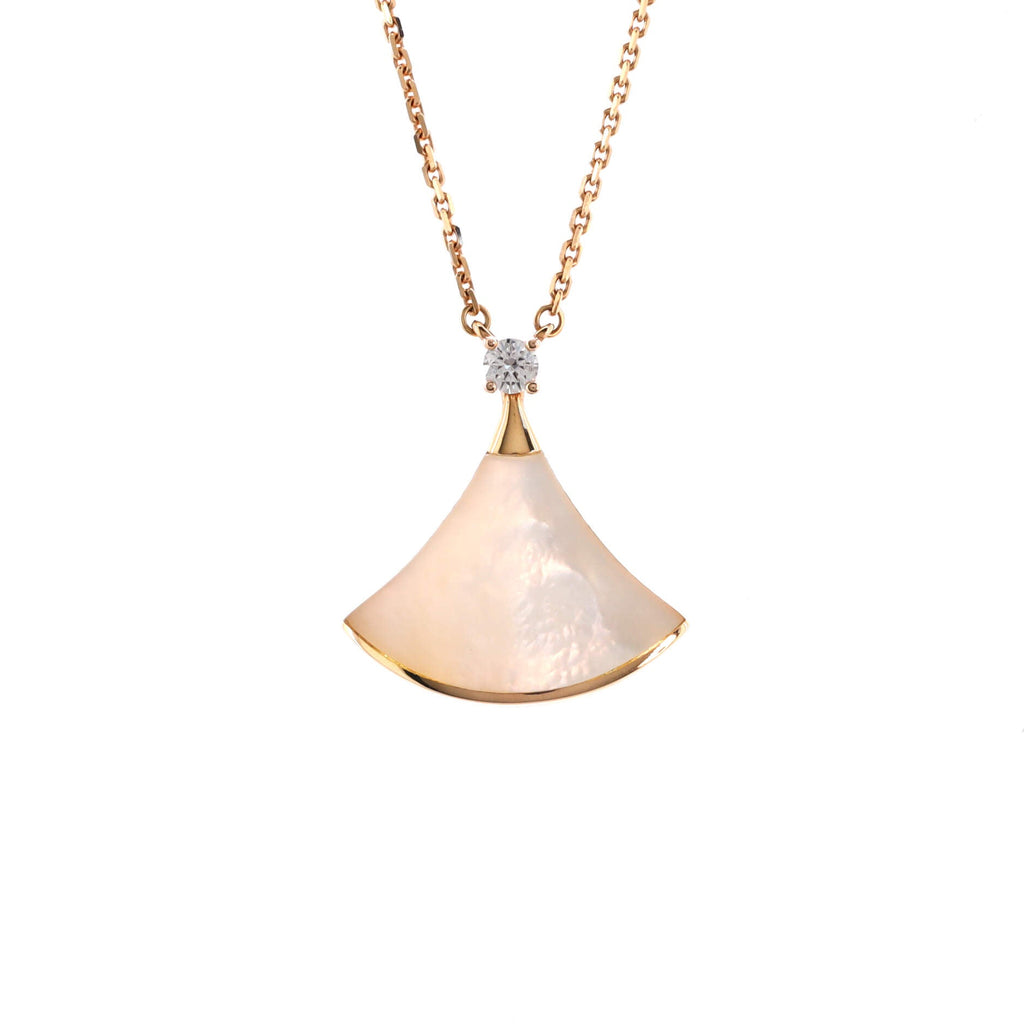 Diva's Dream Pendant Necklace 18K Rose Gold with Mother of Pearl and Diamond Large