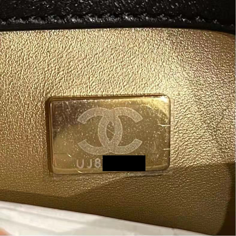 Chanel 21B pearl Crush Mini Square flap Bag Black