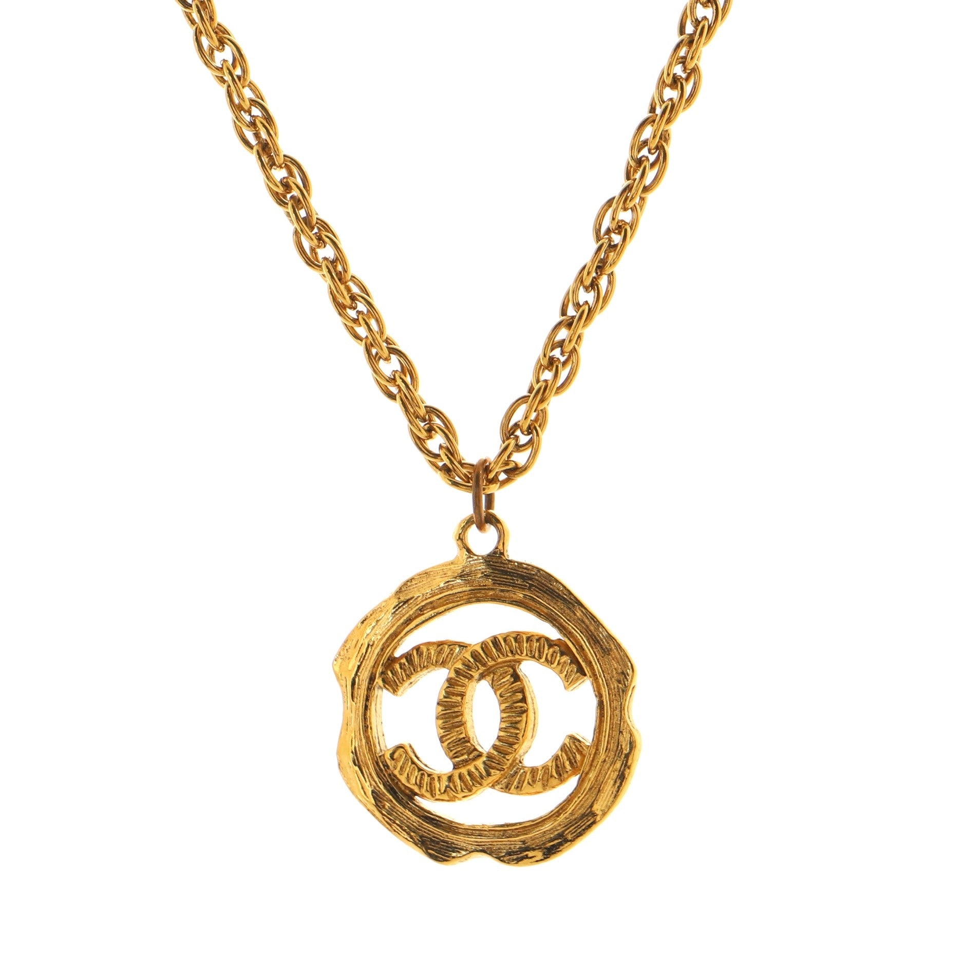 Vintage CC Round Pendant Choker Necklace Metal