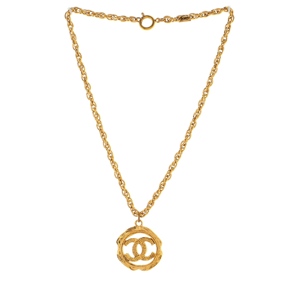 Vintage CC Round Pendant Choker Necklace Metal