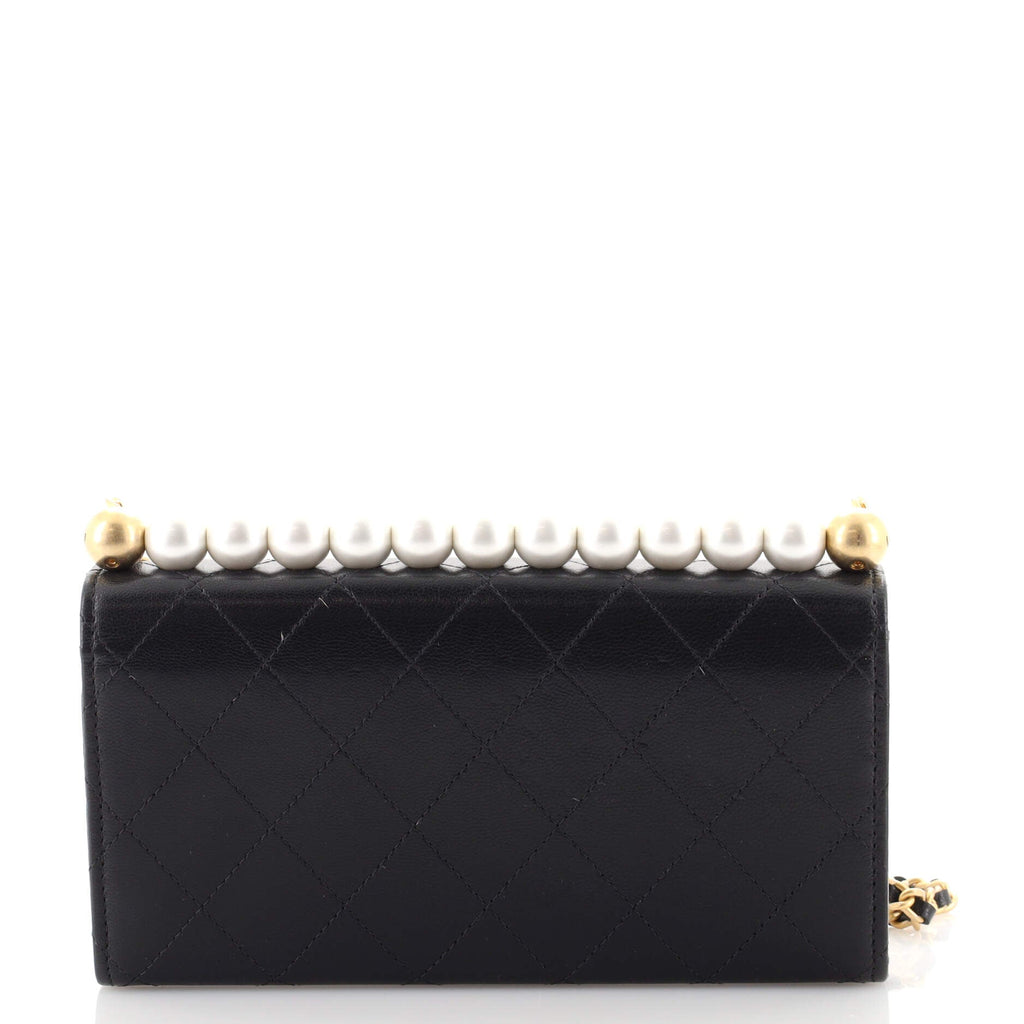 Chic Pearls Clutch with Chain Quilted Goatskin