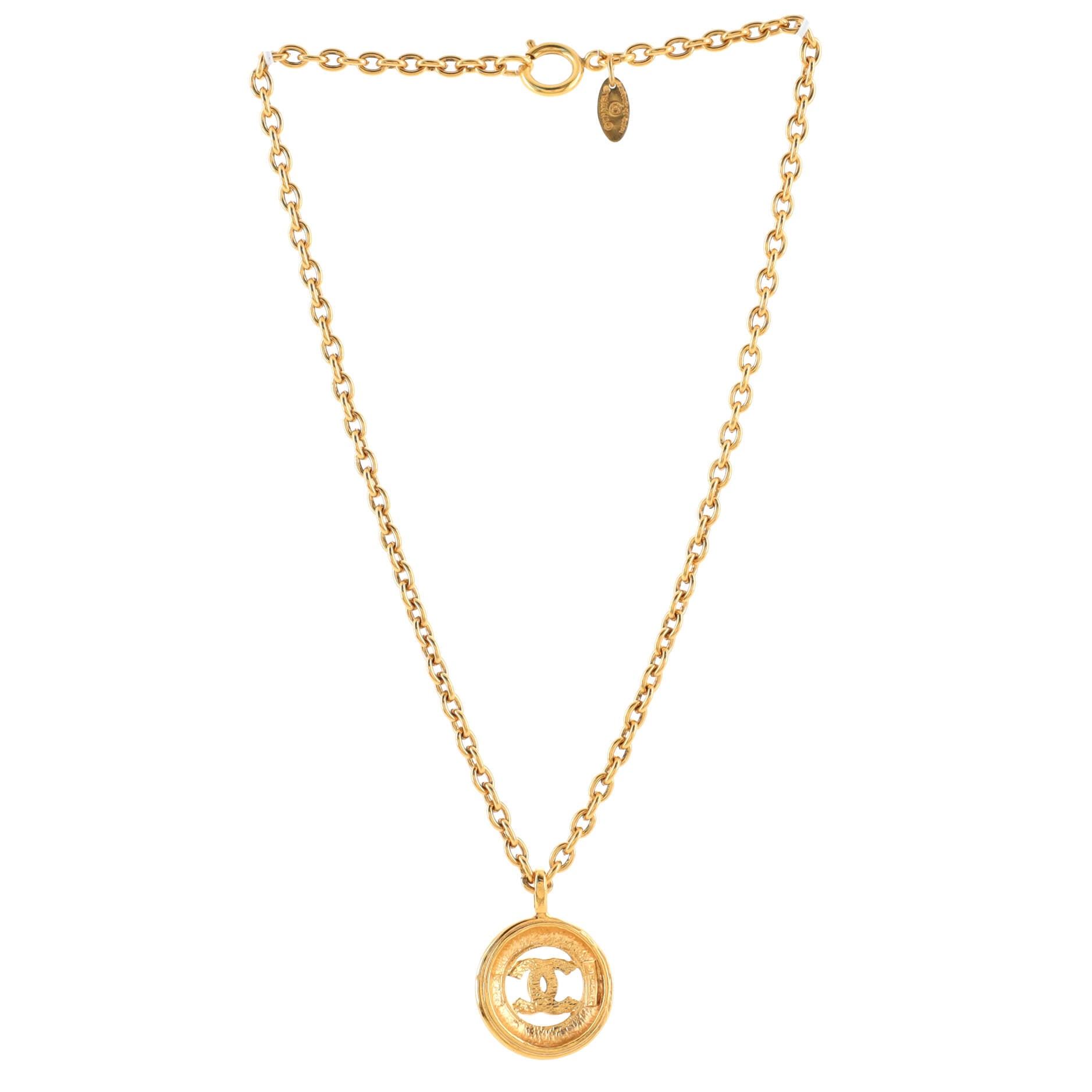 Vintage CC Round Pendant Necklace Metal