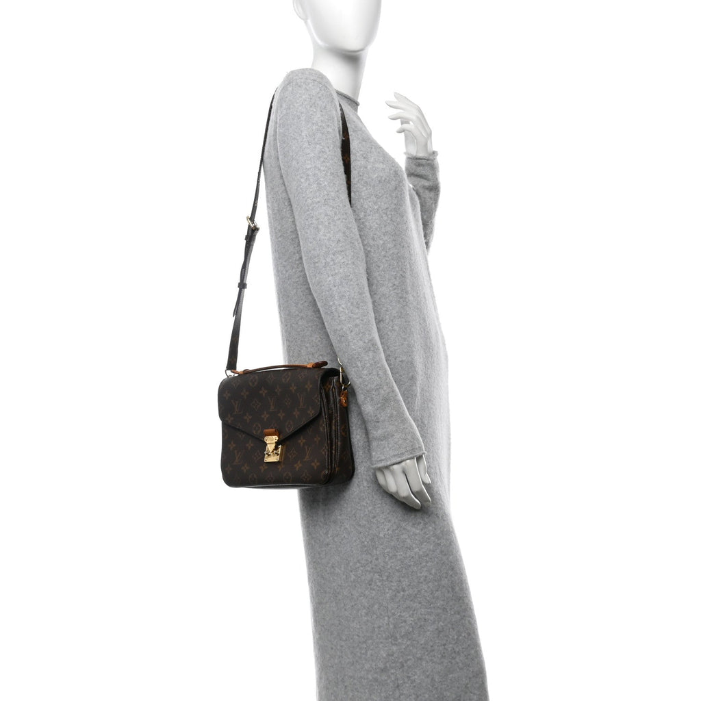 Monogram Pochette Metis