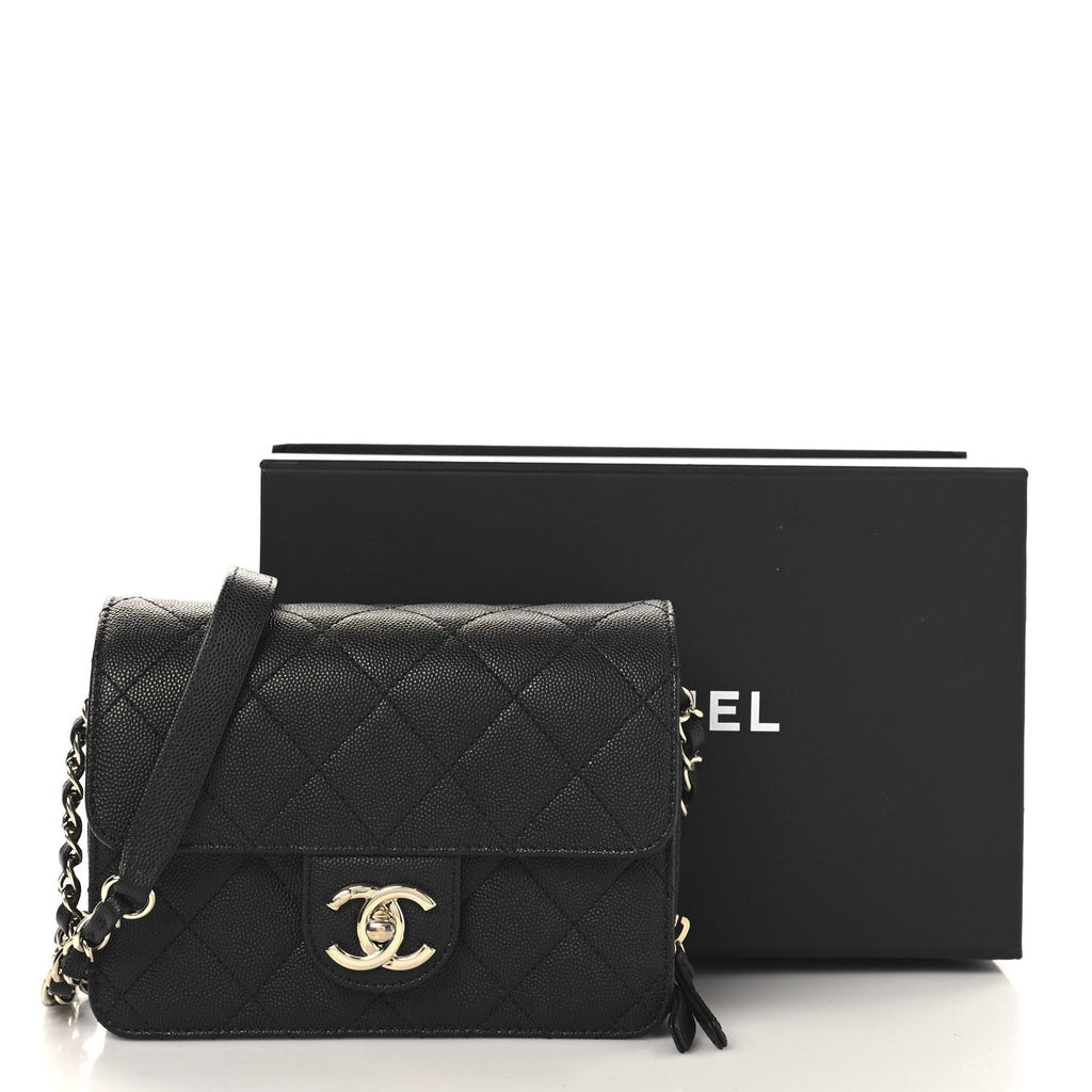 Caviar Quilted Like A Wallet Flap Black