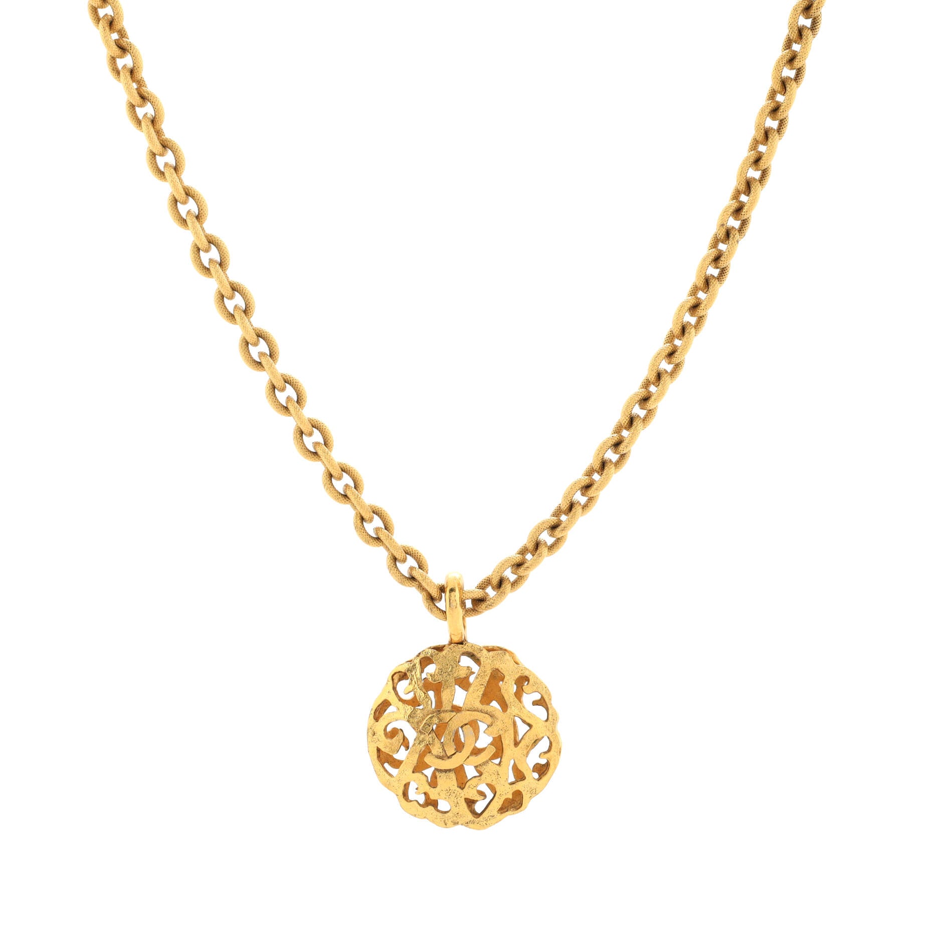 Vintage CC Round Pendant Necklace Metal