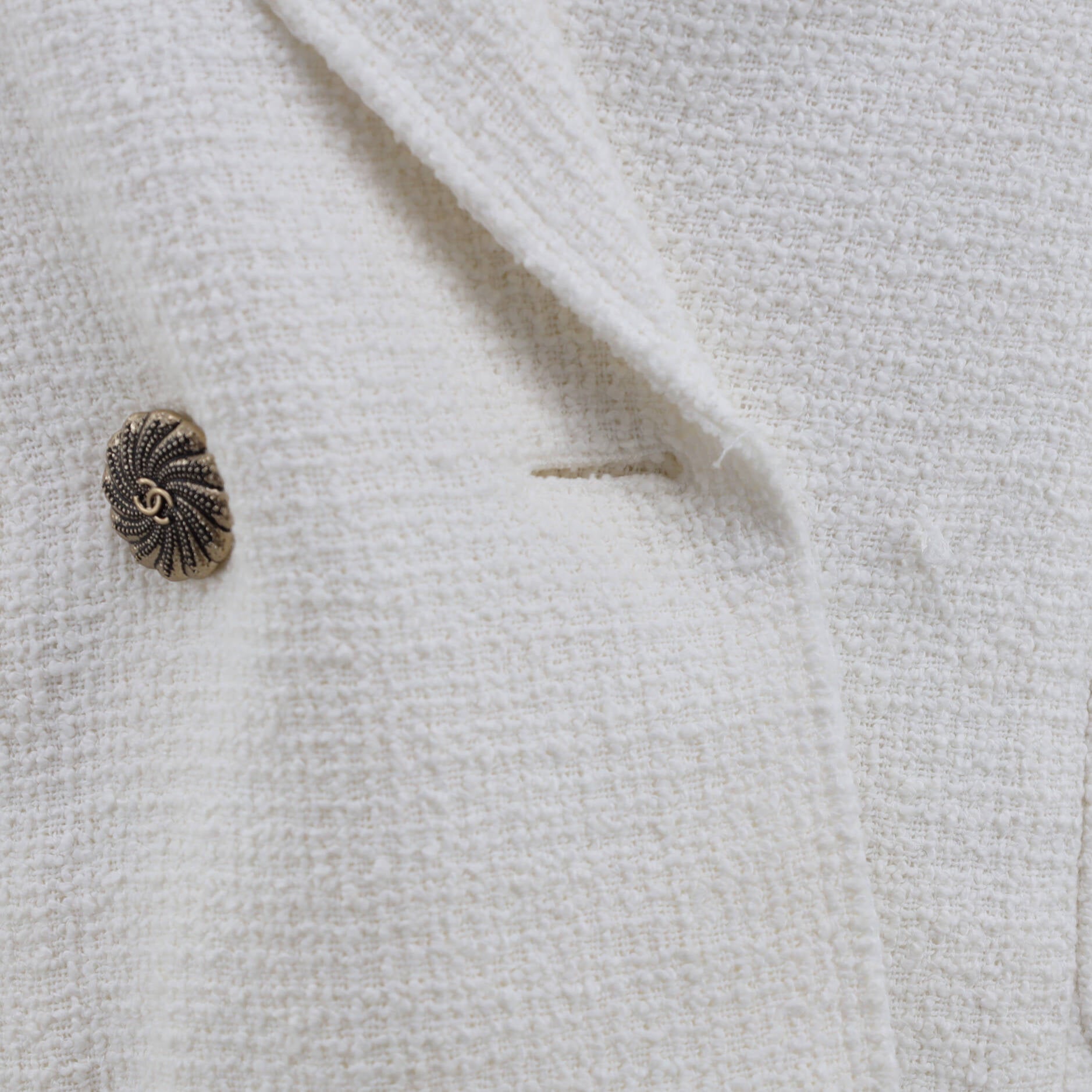 Women's CC Crest Pocket Double Breasted Cropped Sleeve Jacket Tweed
