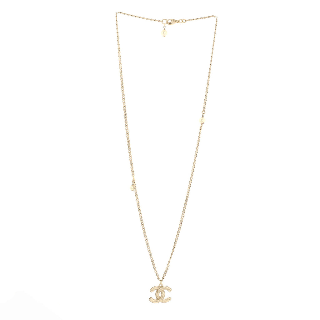 CC Pendant Necklace Metal with Crystals and Faux Pearls
