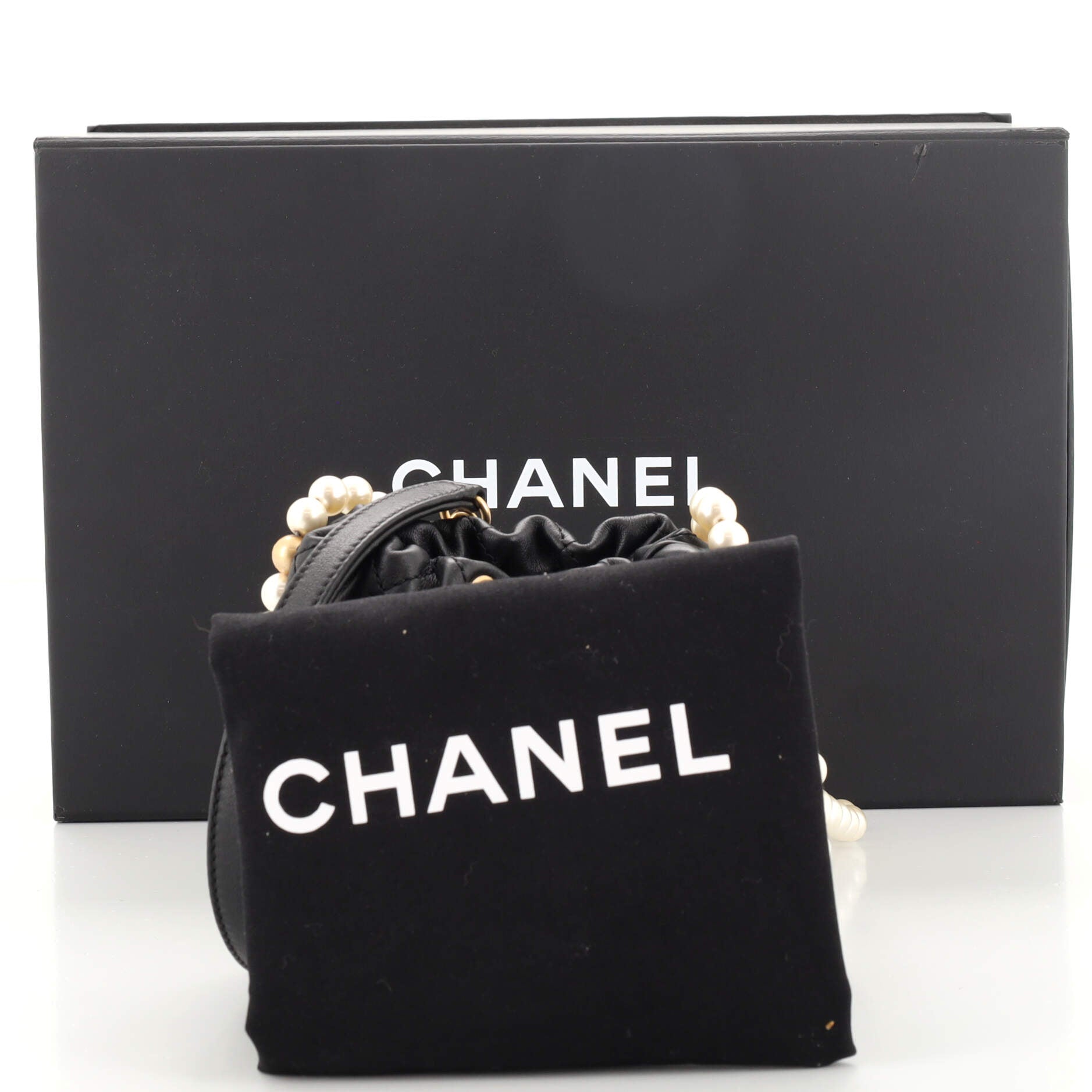 About Pearls Bucket Bag Quilted Calfskin Mini