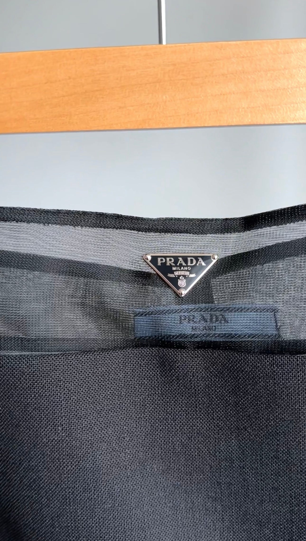 Prada Black Wool and Crinoline Pencil Skirt - L (8/10)