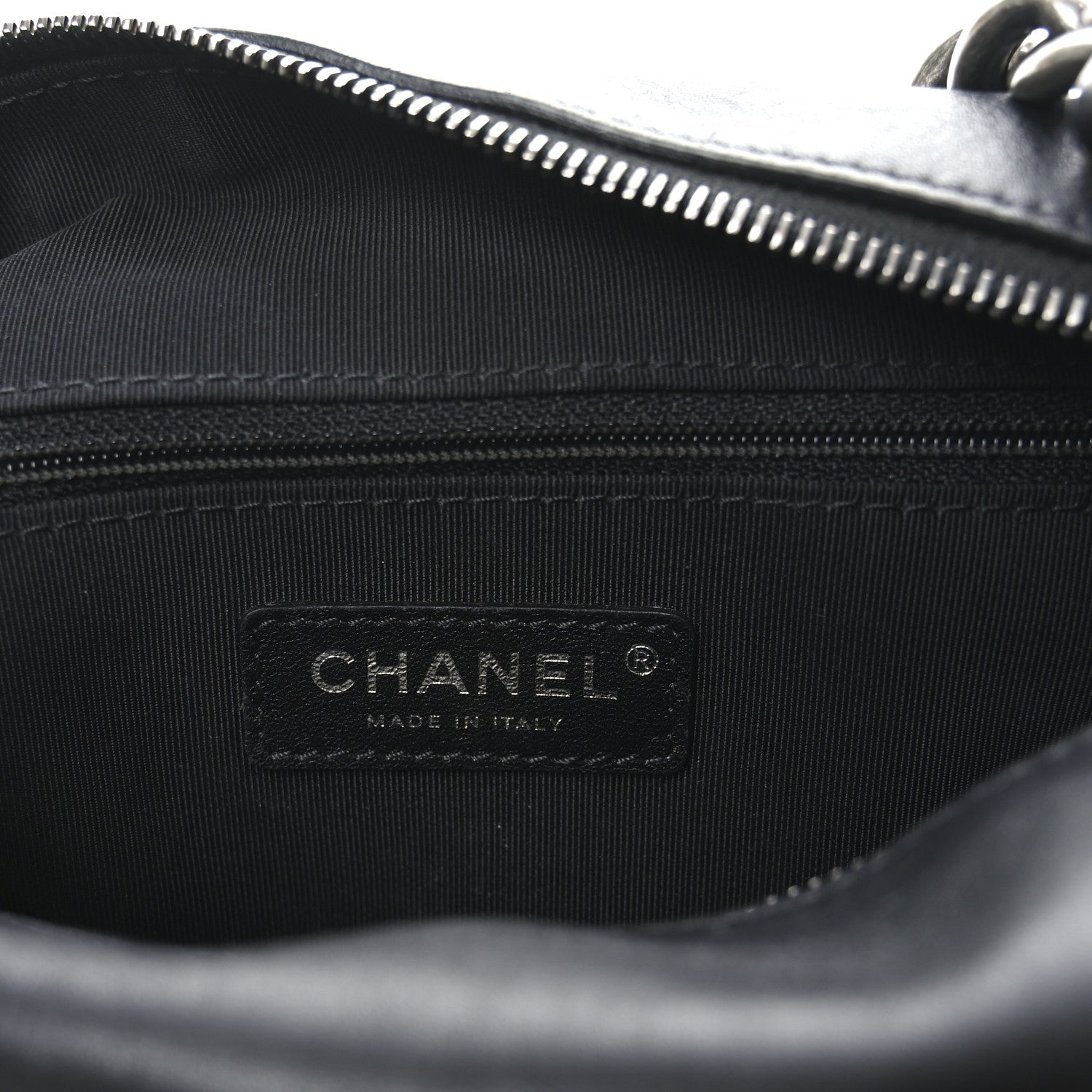 Calfskin Chain 20s Signature Hobo Black