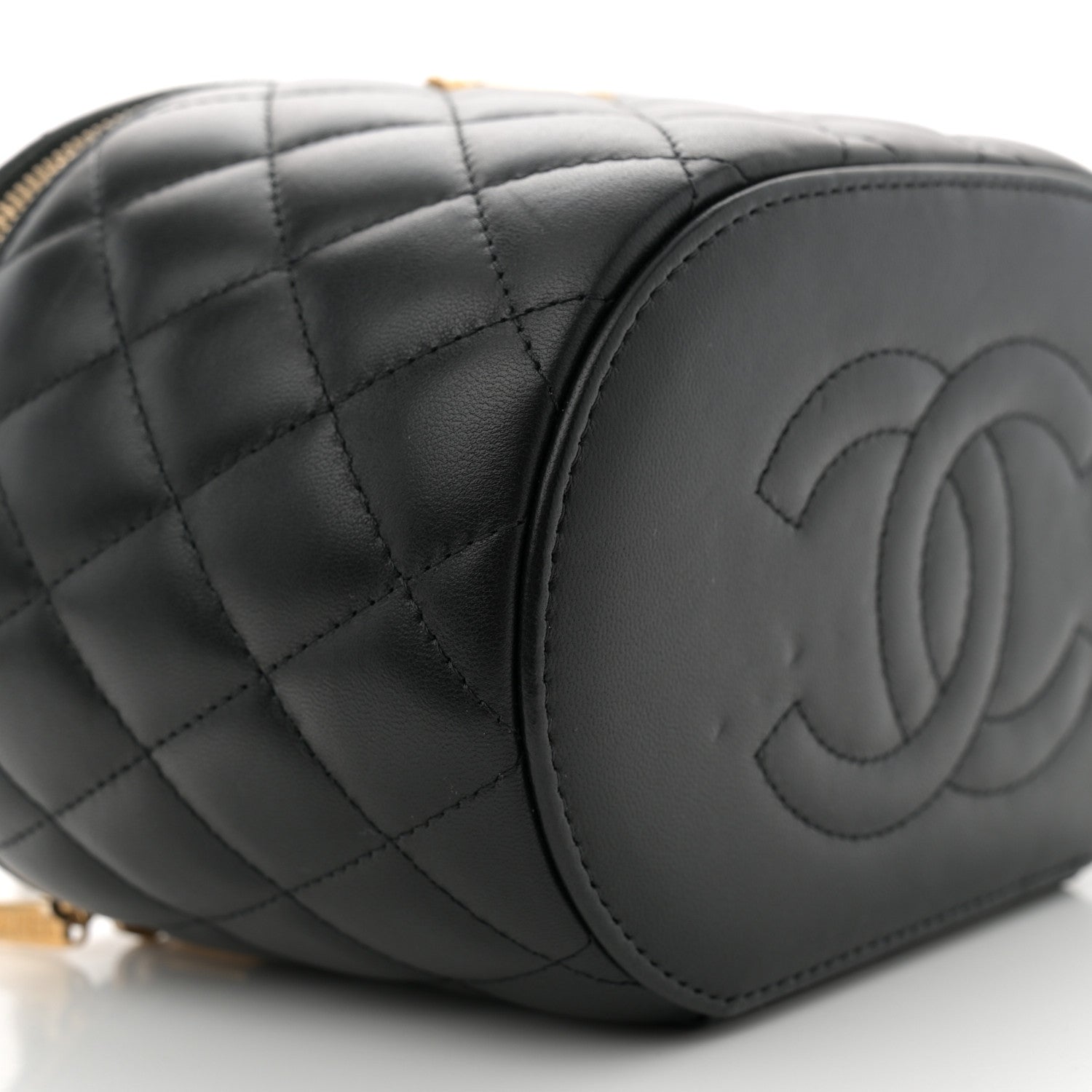 Lambskin Quilted Chain Top Handle Round Vanity Case Black