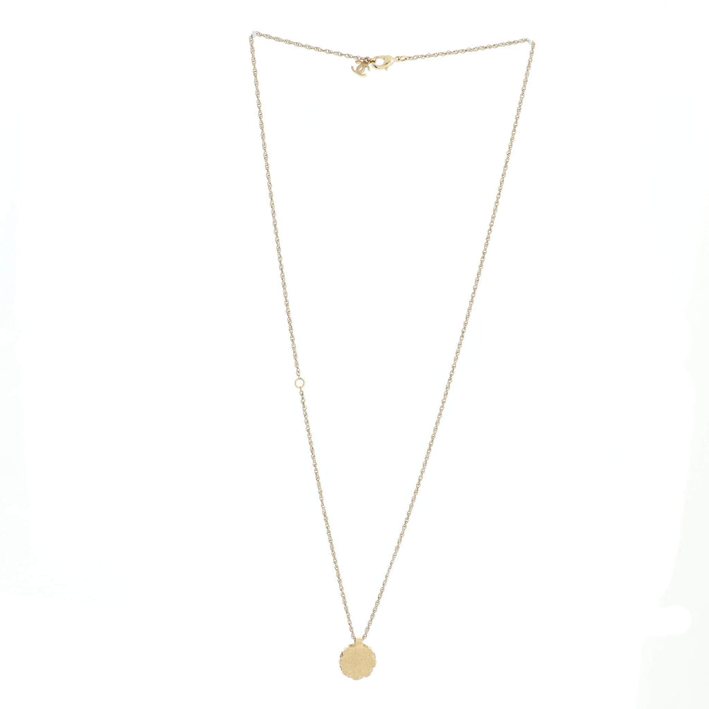 CC Round Pendant Necklace Metal with Faux Pearls