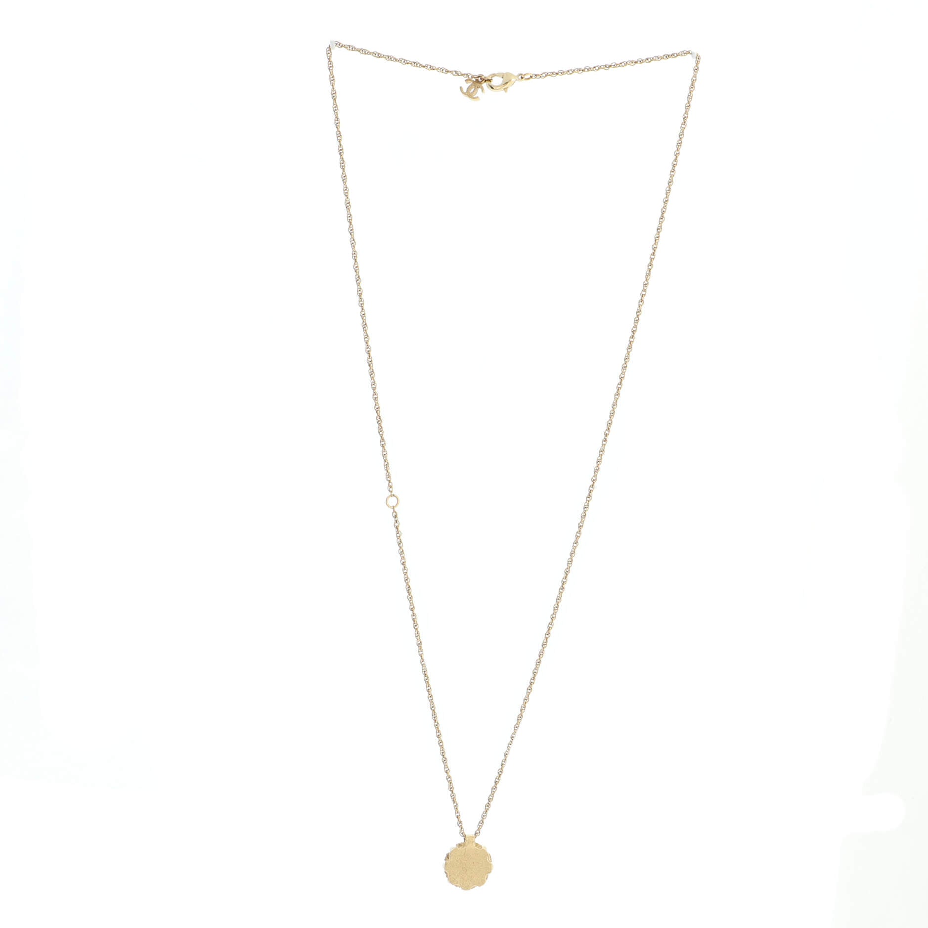 CC Round Pendant Necklace Metal with Faux Pearls