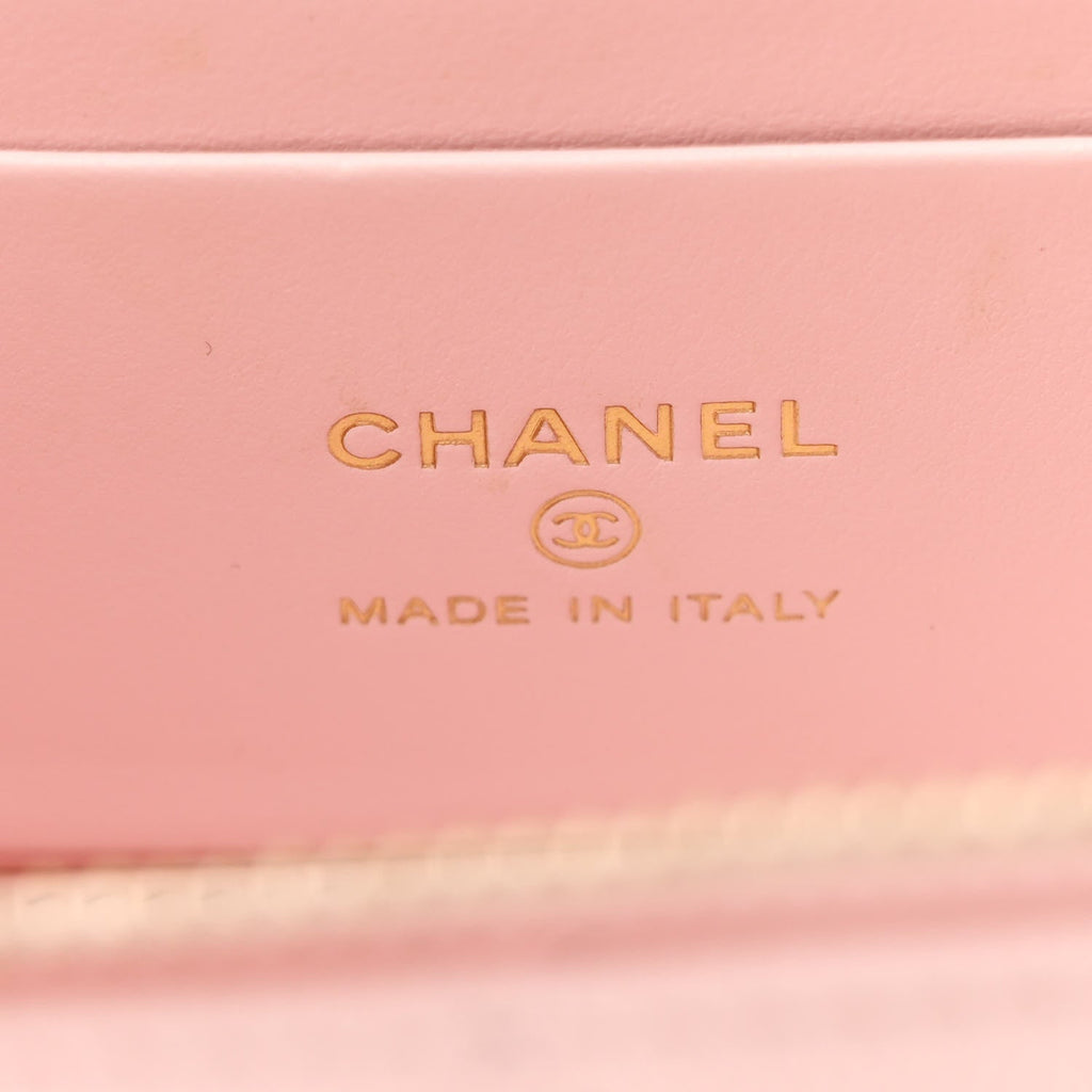 Caviar Quilted Small Vanity Case With Chain Light Pink