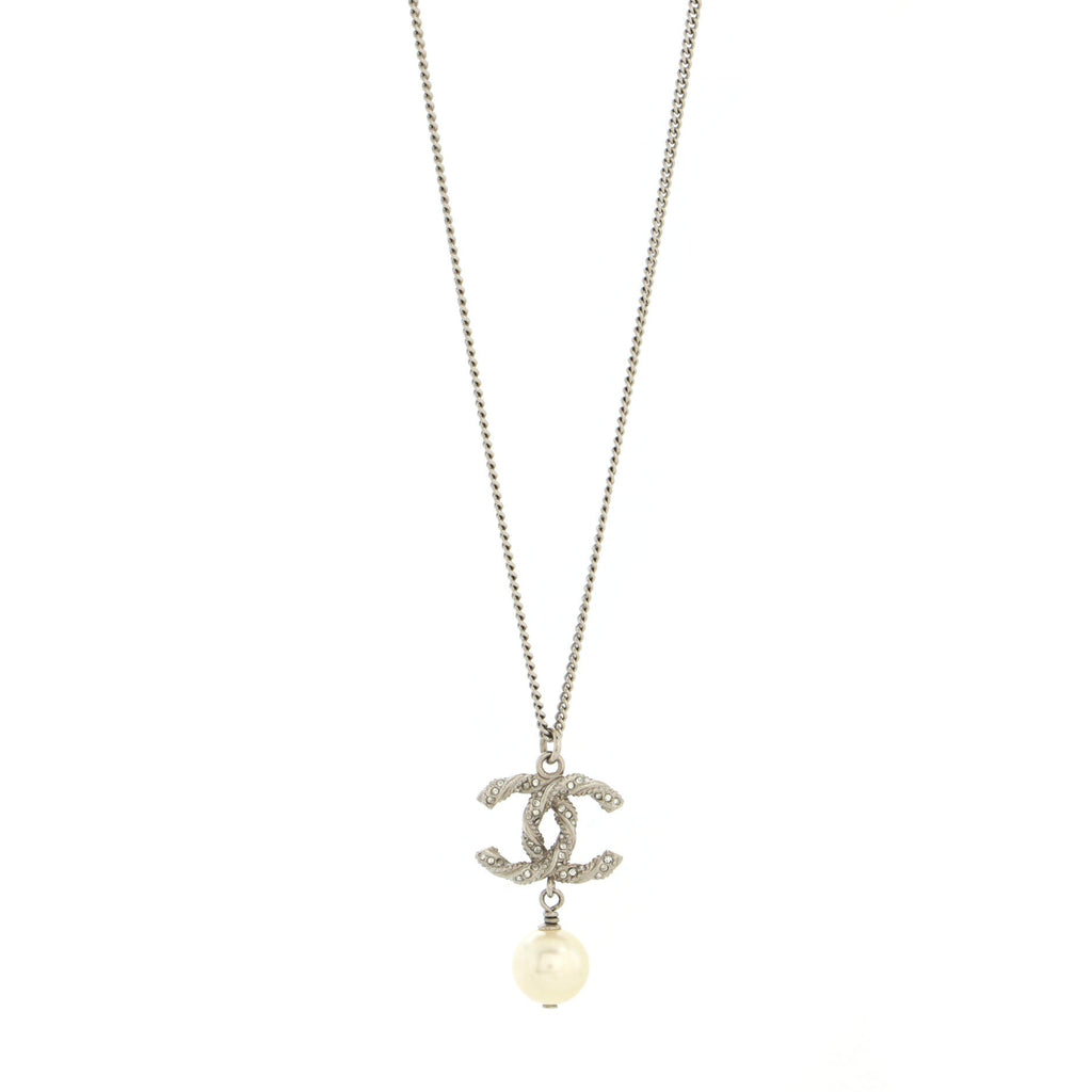 Twisted CC Pendant Necklace Metal with Crystals and Faux Pearl