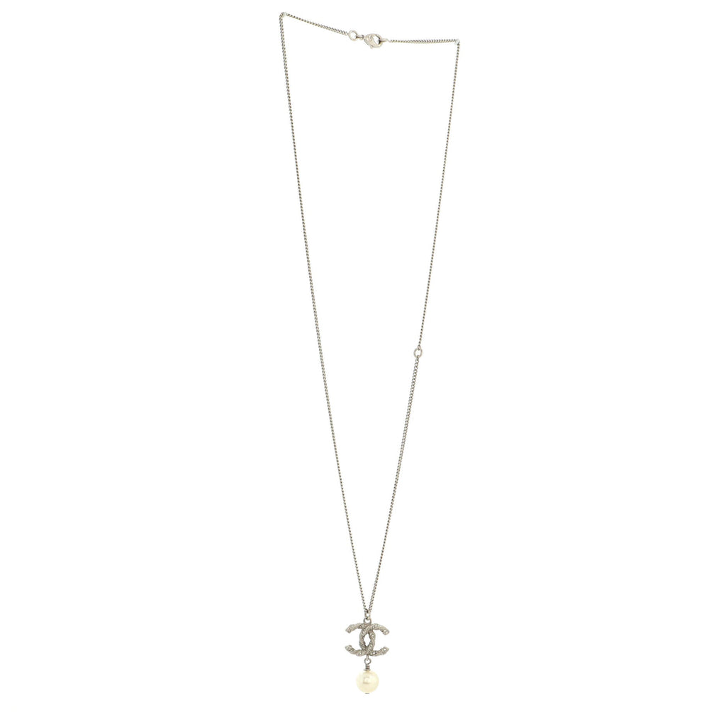 Twisted CC Pendant Necklace Metal with Crystals and Faux Pearl