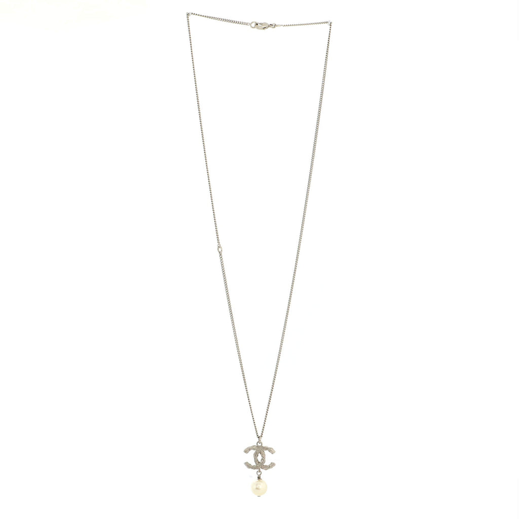 Twisted CC Pendant Necklace Metal with Crystals and Faux Pearl