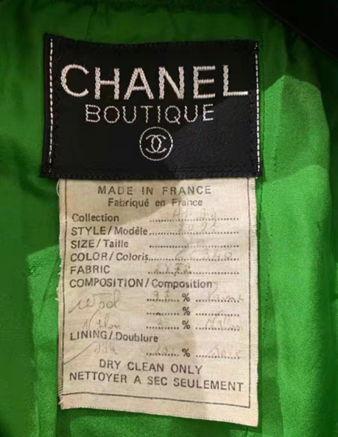 Vintage Chanel 93A Green runway jacket size 40