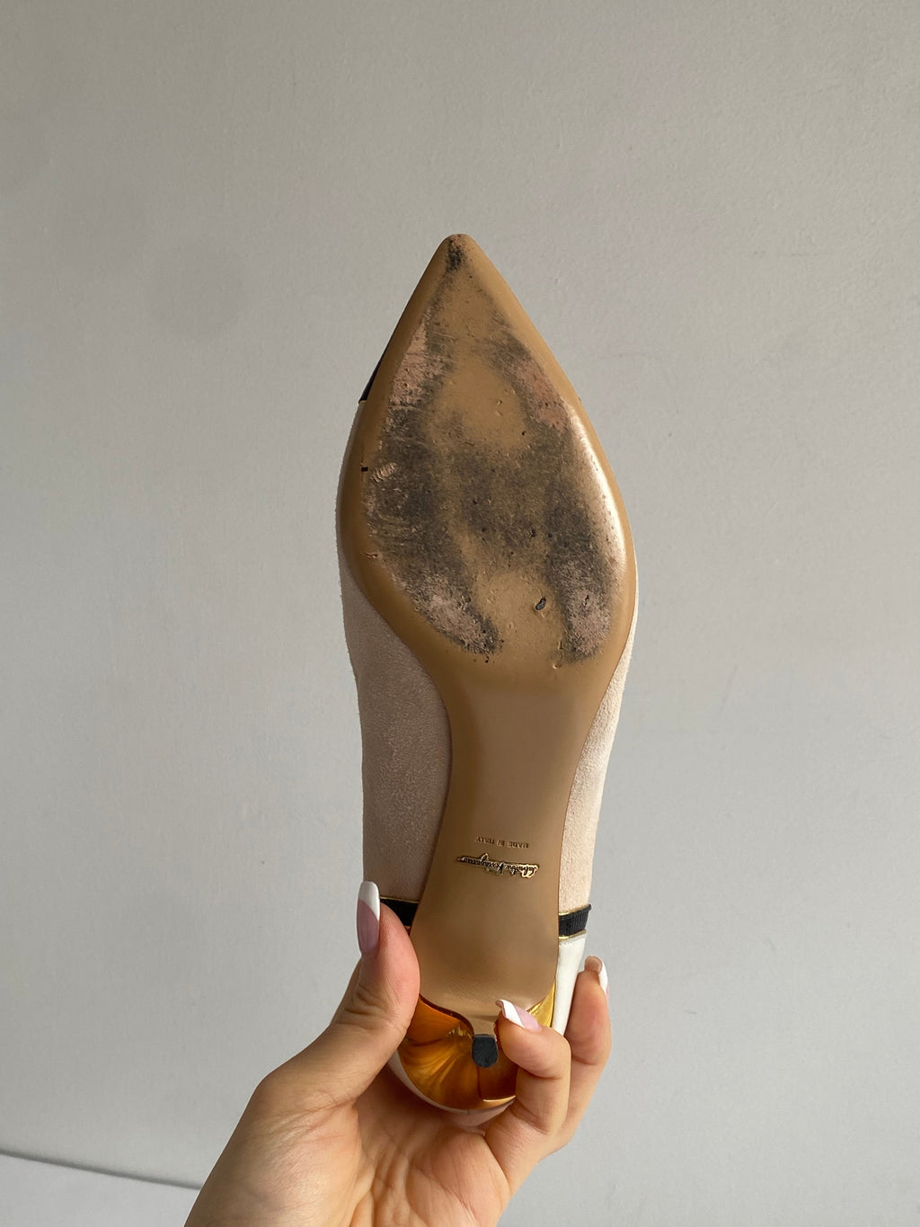 Ferragamo Beige Suede Pump - 9B