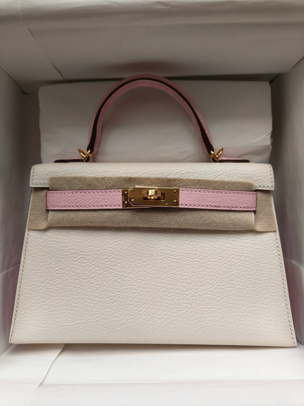 Hermes Mini Kelly 20cm HSS in Chèvre Mysore Nata with Rose Sakura