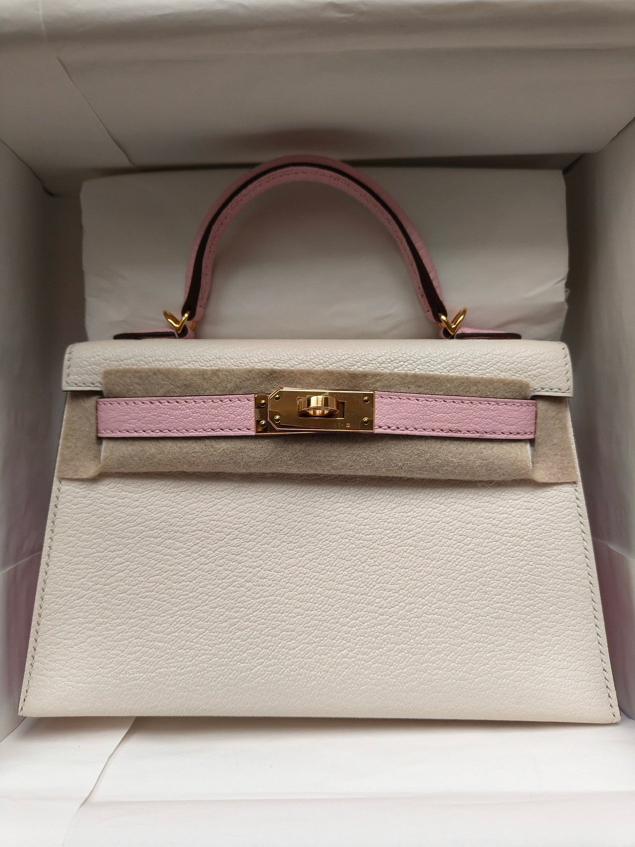 Hermes Mini Kelly 20cm HSS in Chèvre Mysore Nata with Rose Sakura