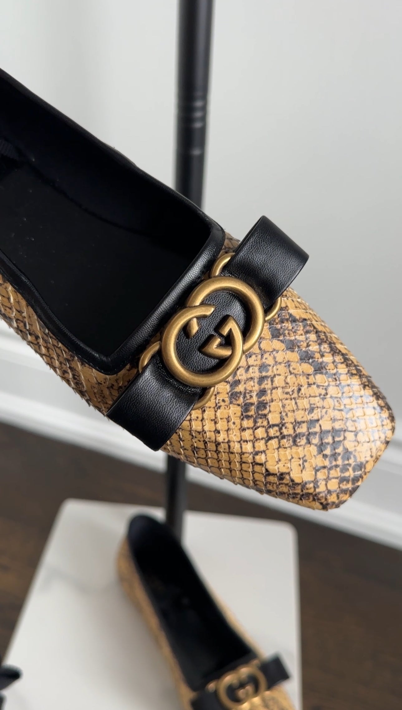 Gucci Exotic Natural Python Ballerina Lace Up GG Flat Shoes - 38 (37.5)