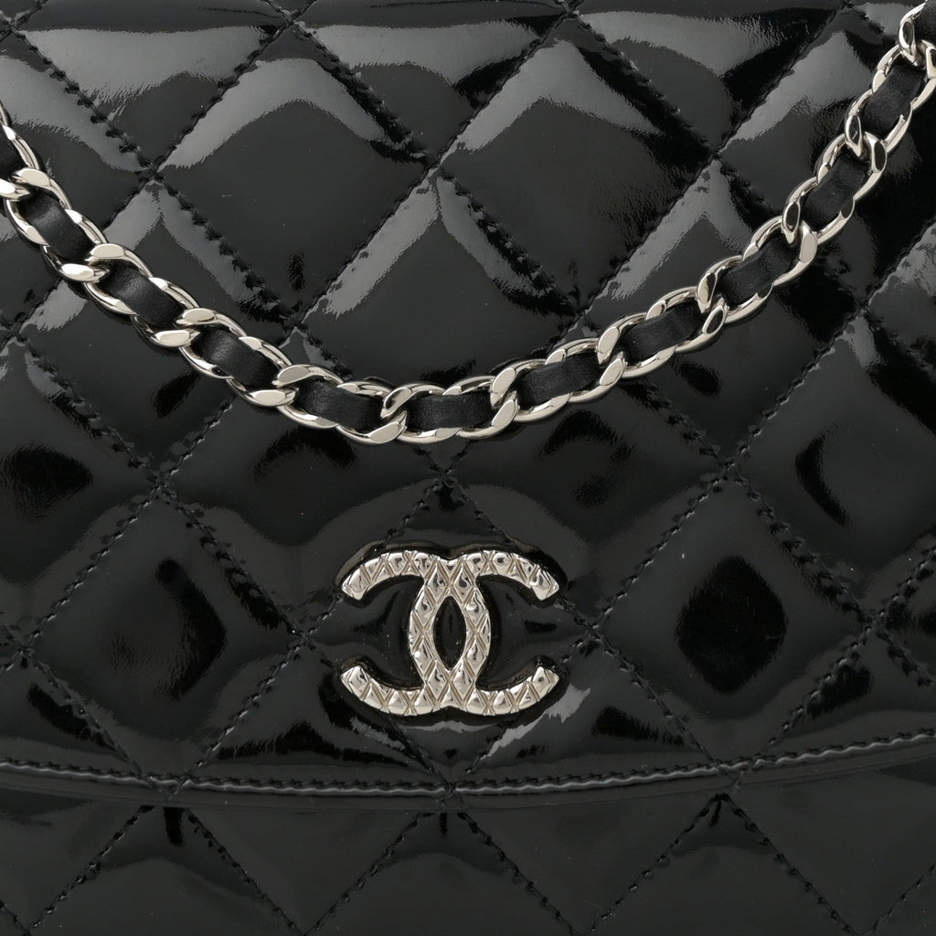 Patent Quilted Brilliant Wallet On Chain WOC Black