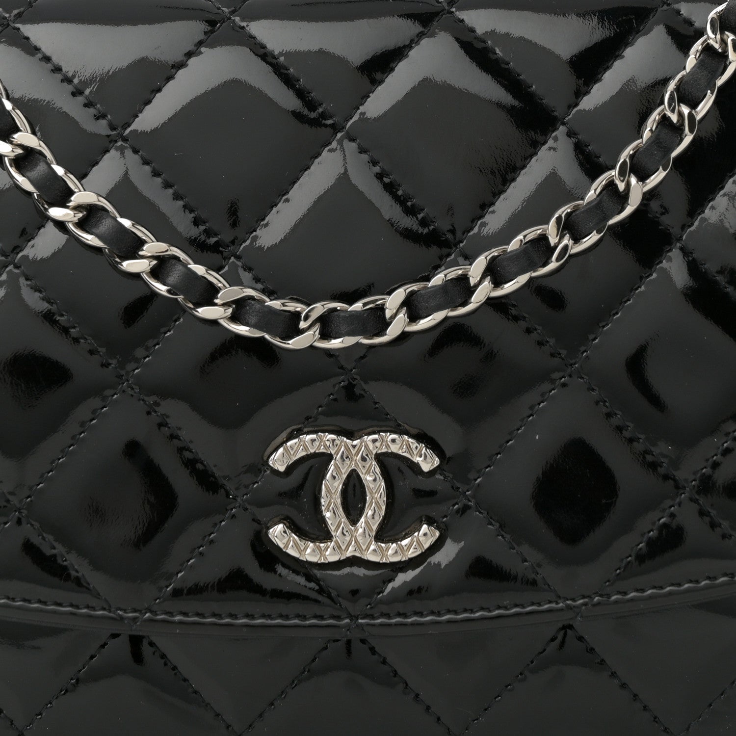 Patent Quilted Brilliant Wallet On Chain WOC Black