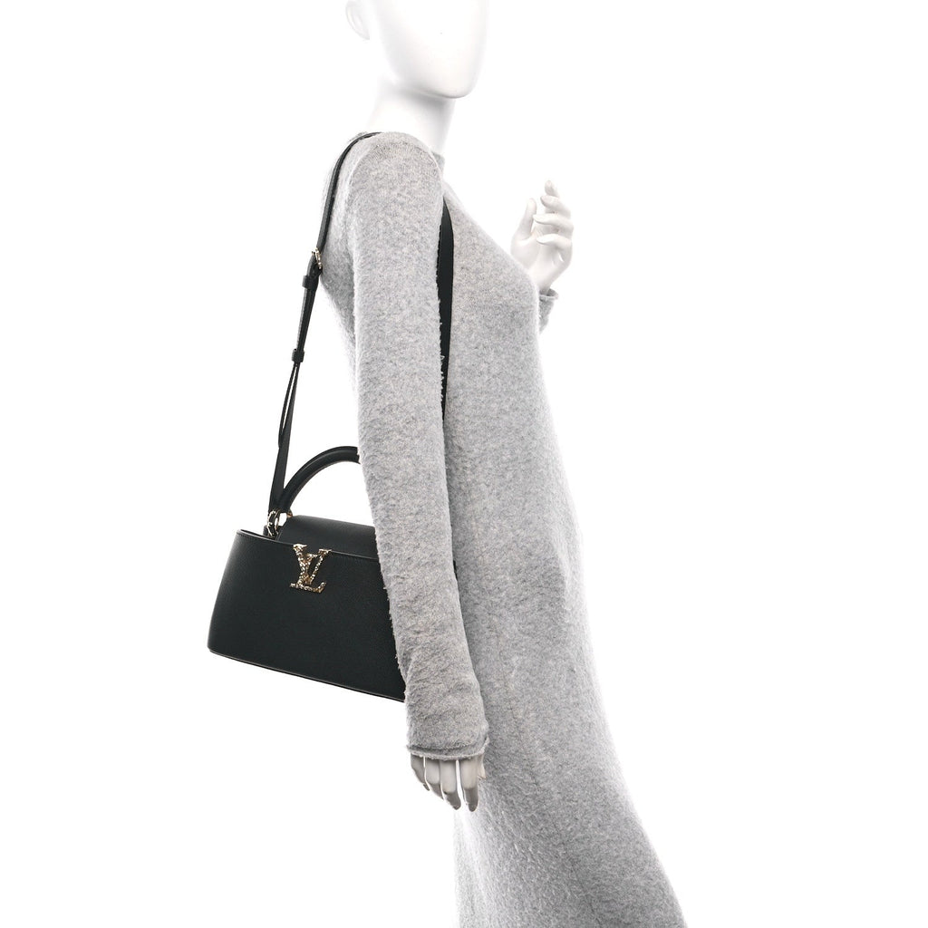 Taurillon LV Crush Capucines East West MM Black