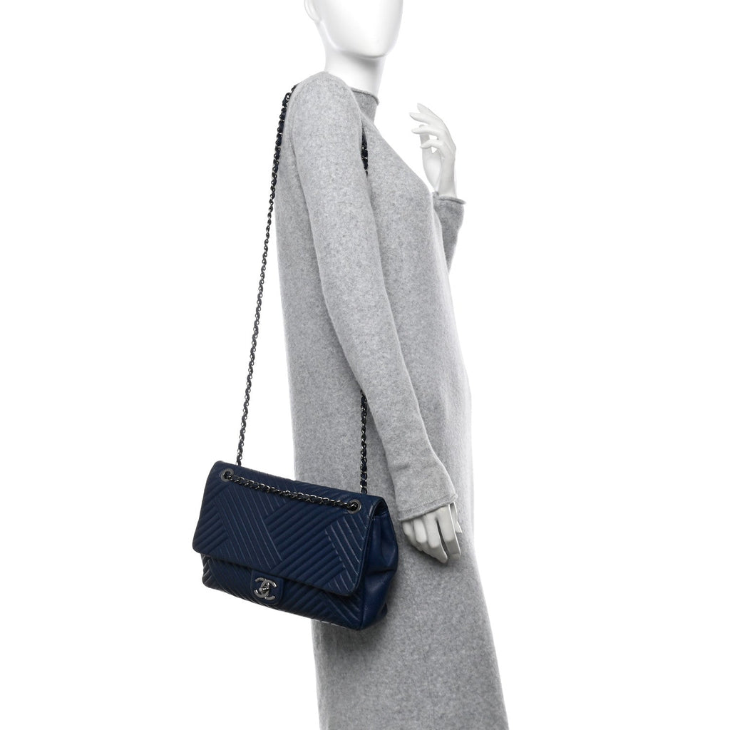 Lambskin Quilted Large CC Crossing Flap Navy