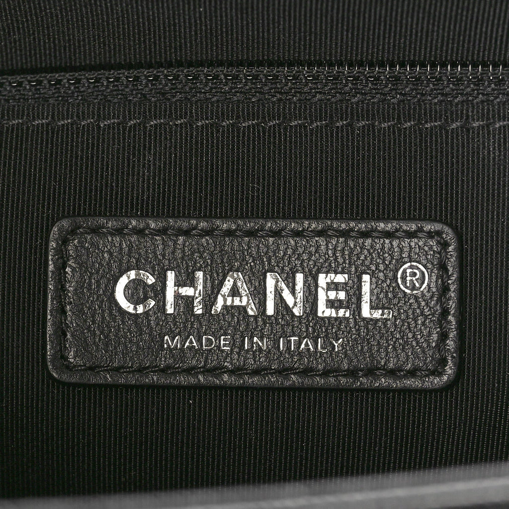 Caviar Quilted Large Boy Flap Black