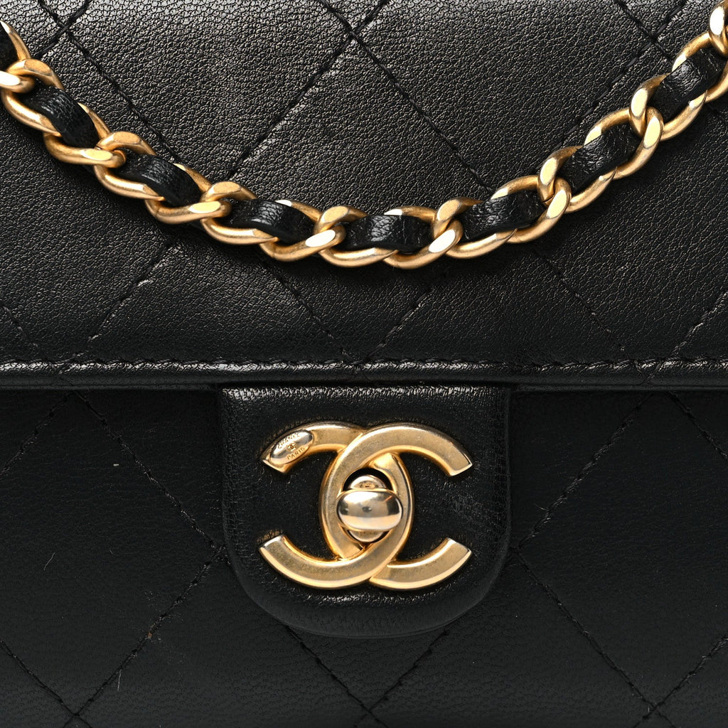 Lambskin Quilted Chic Pearls Clutch With Chain Black