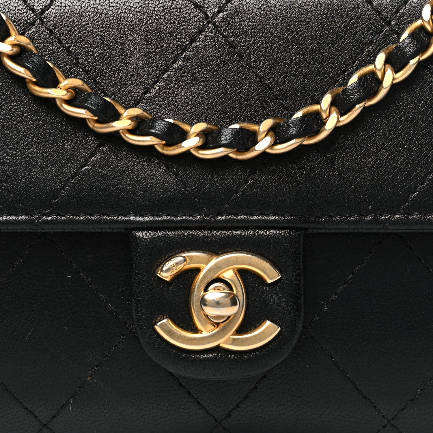 Lambskin Quilted Chic Pearls Clutch With Chain Black