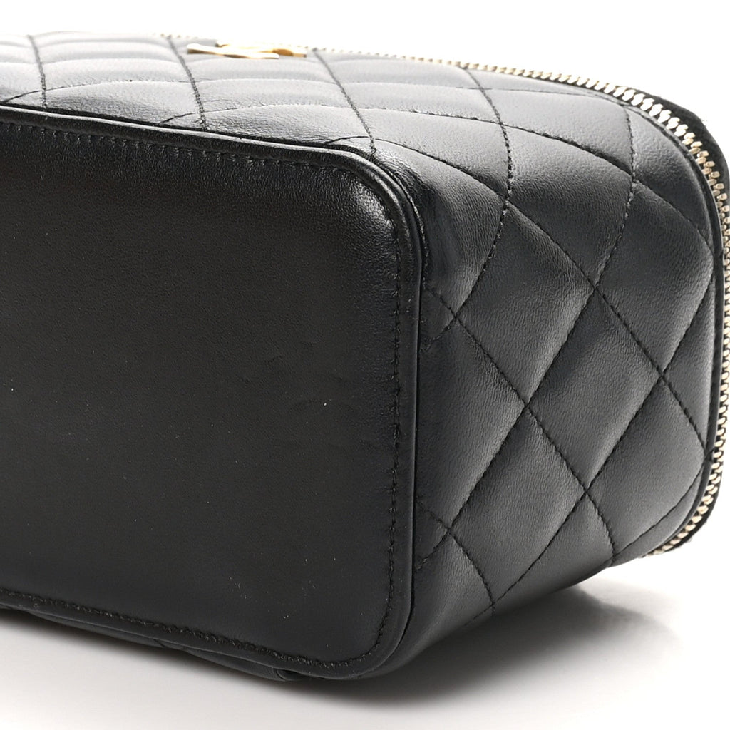 Lambskin Quilted Small Top Handle Vanity Case With Chain Black