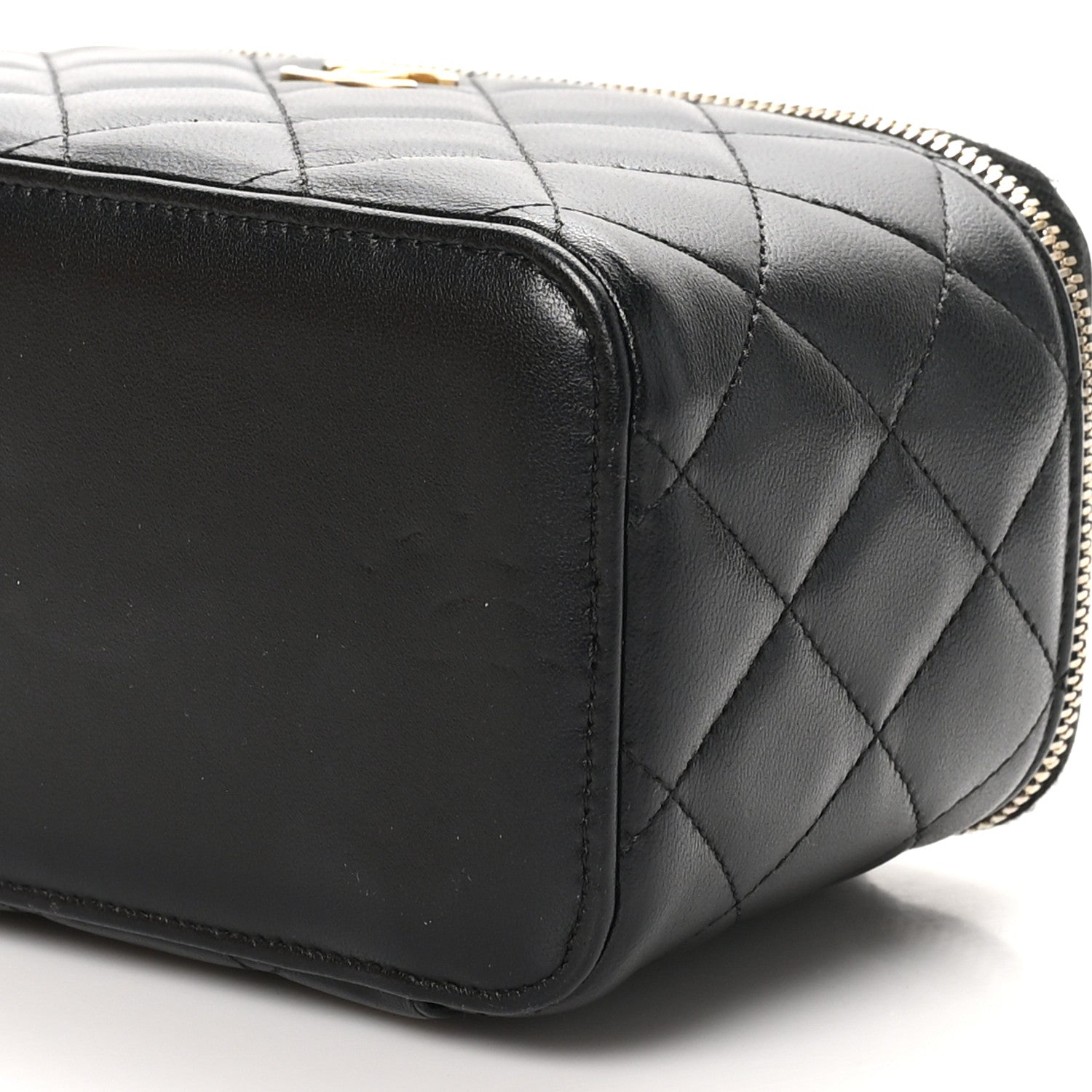 Lambskin Quilted Small Top Handle Vanity Case With Chain Black
