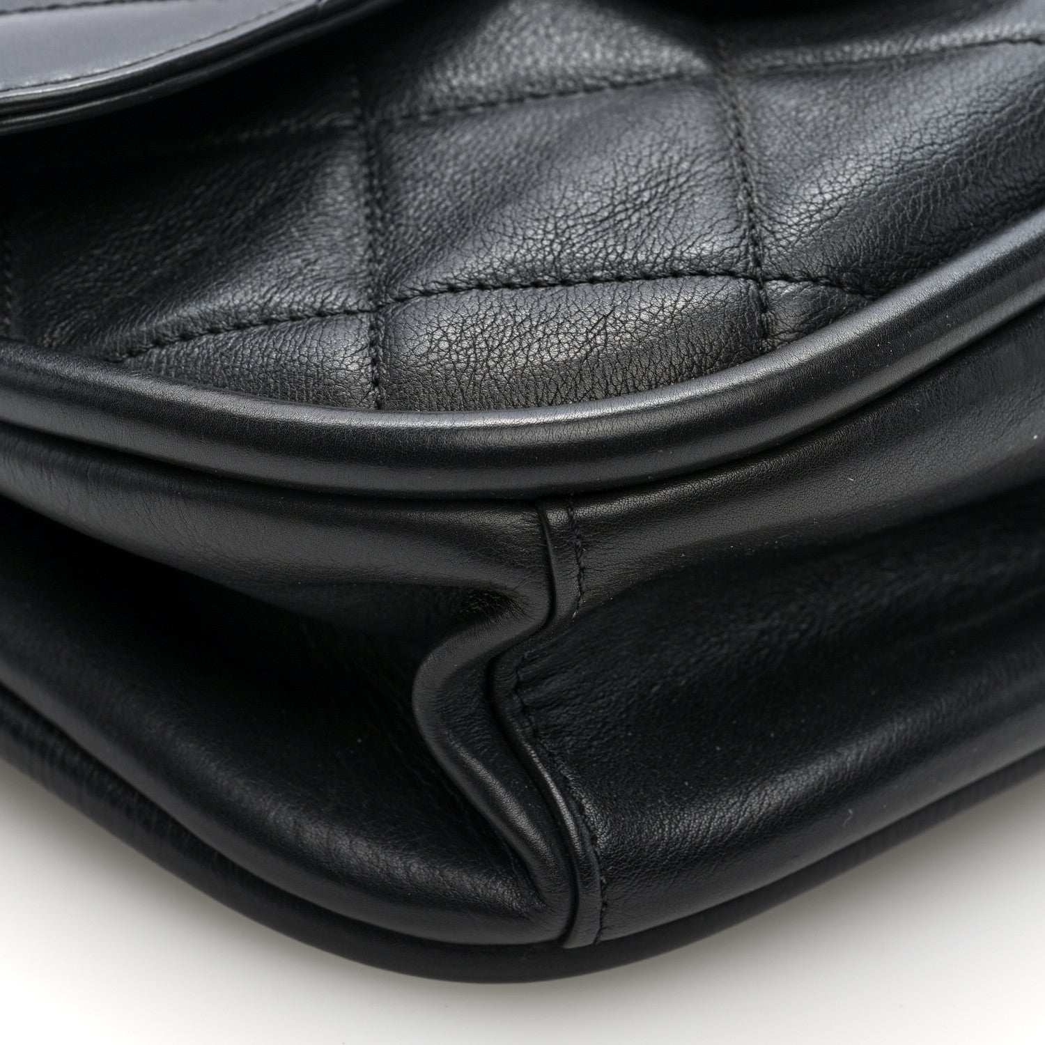 Lambskin Quilted Mini Chain Flap Messenger Bag Black